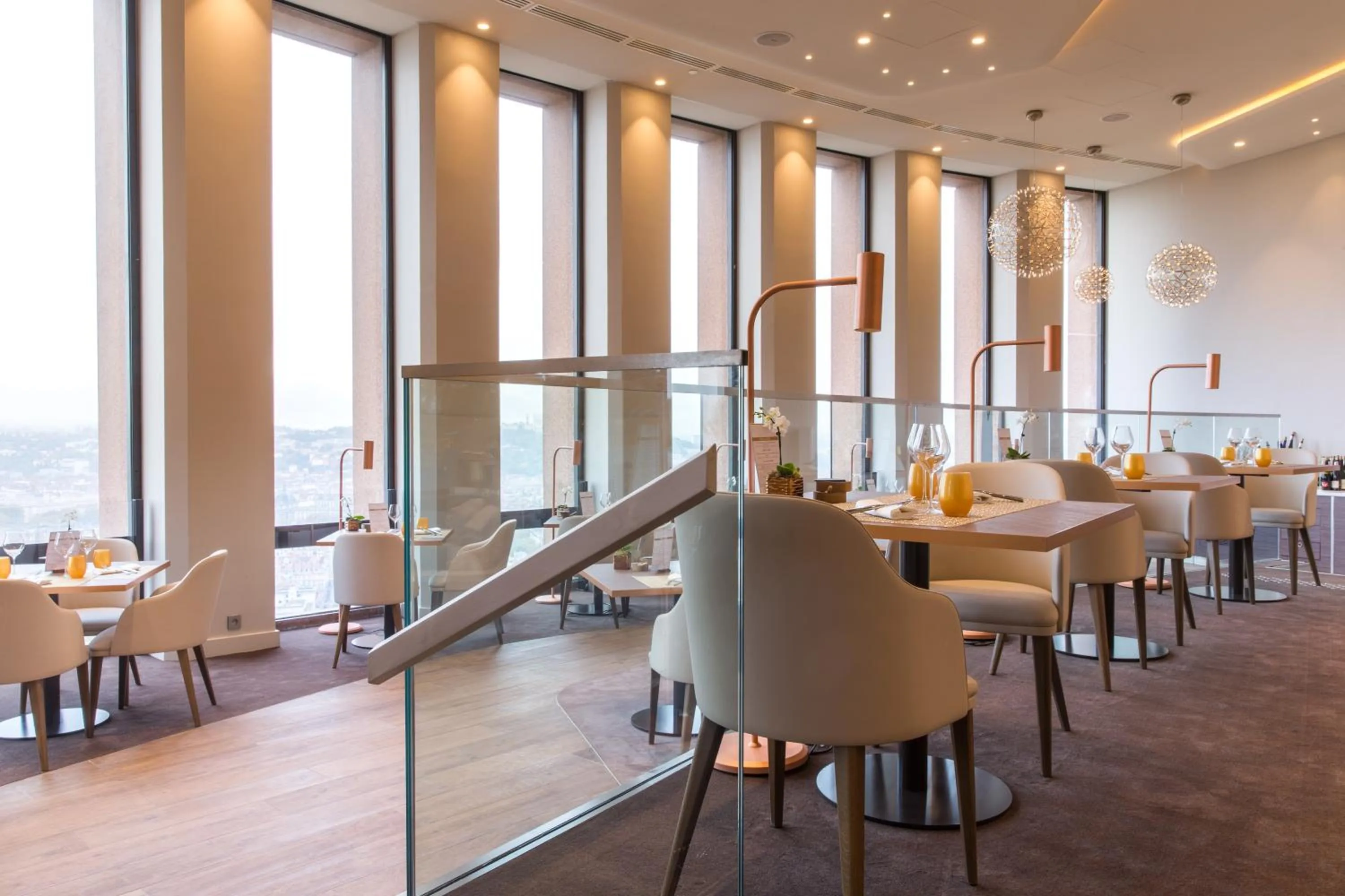 Restaurant/places to eat in Radisson Blu Hotel, Lyon