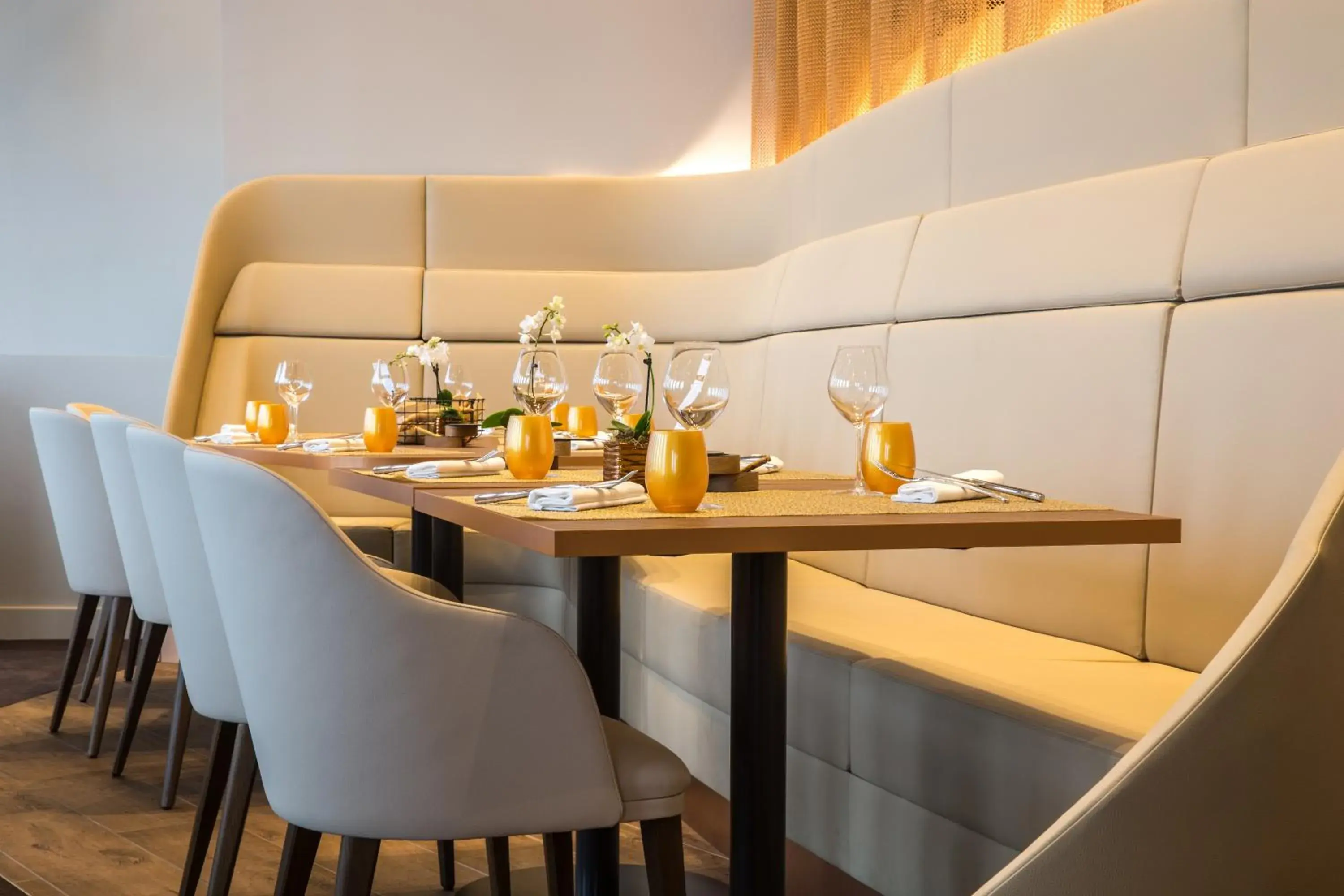 Restaurant/places to eat in Radisson Blu Hotel, Lyon Restaurant/places to eat in Radisson Blu Hotel, Lyon