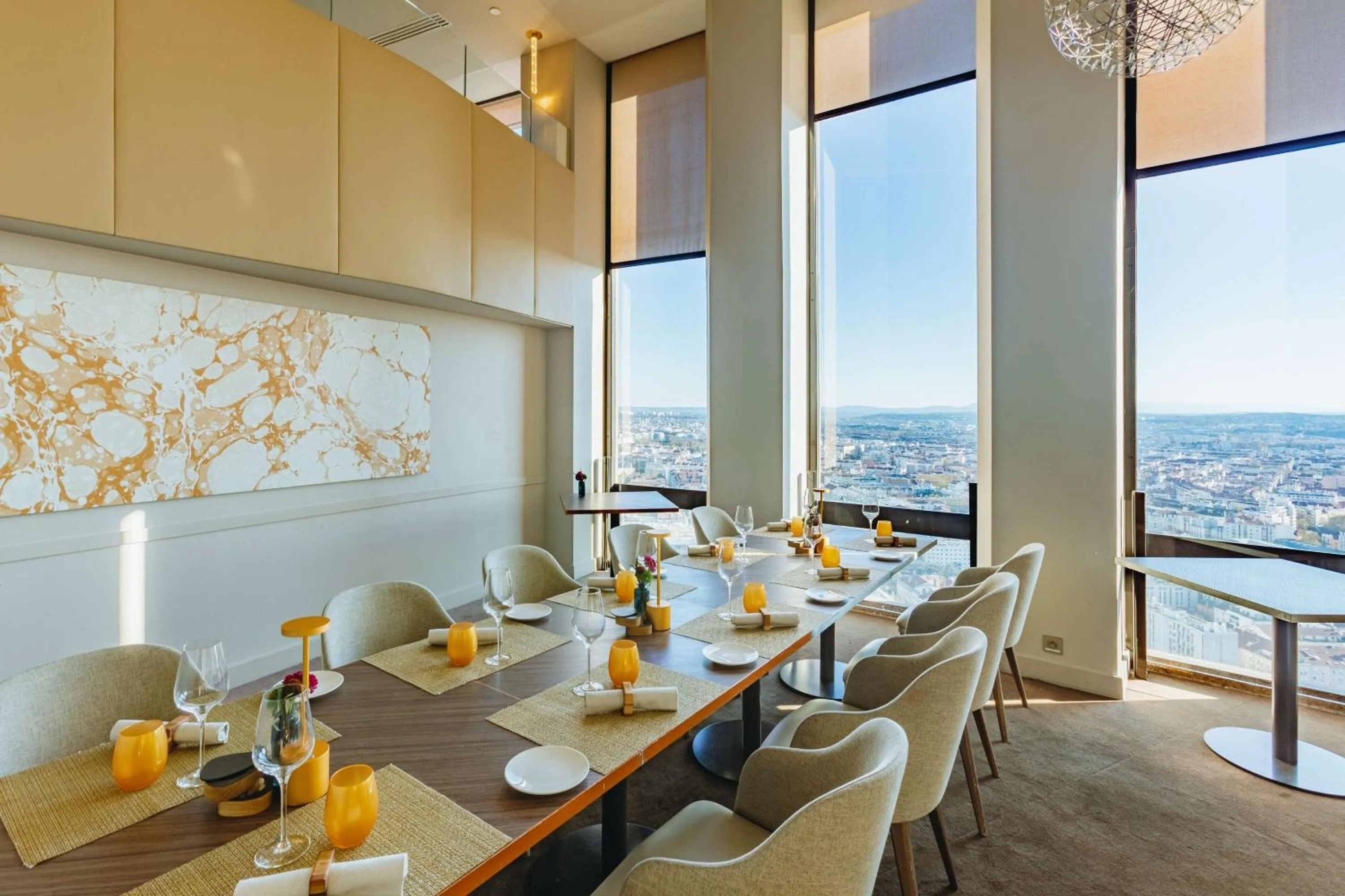 Restaurant/places to eat in Radisson Blu Hotel, Lyon