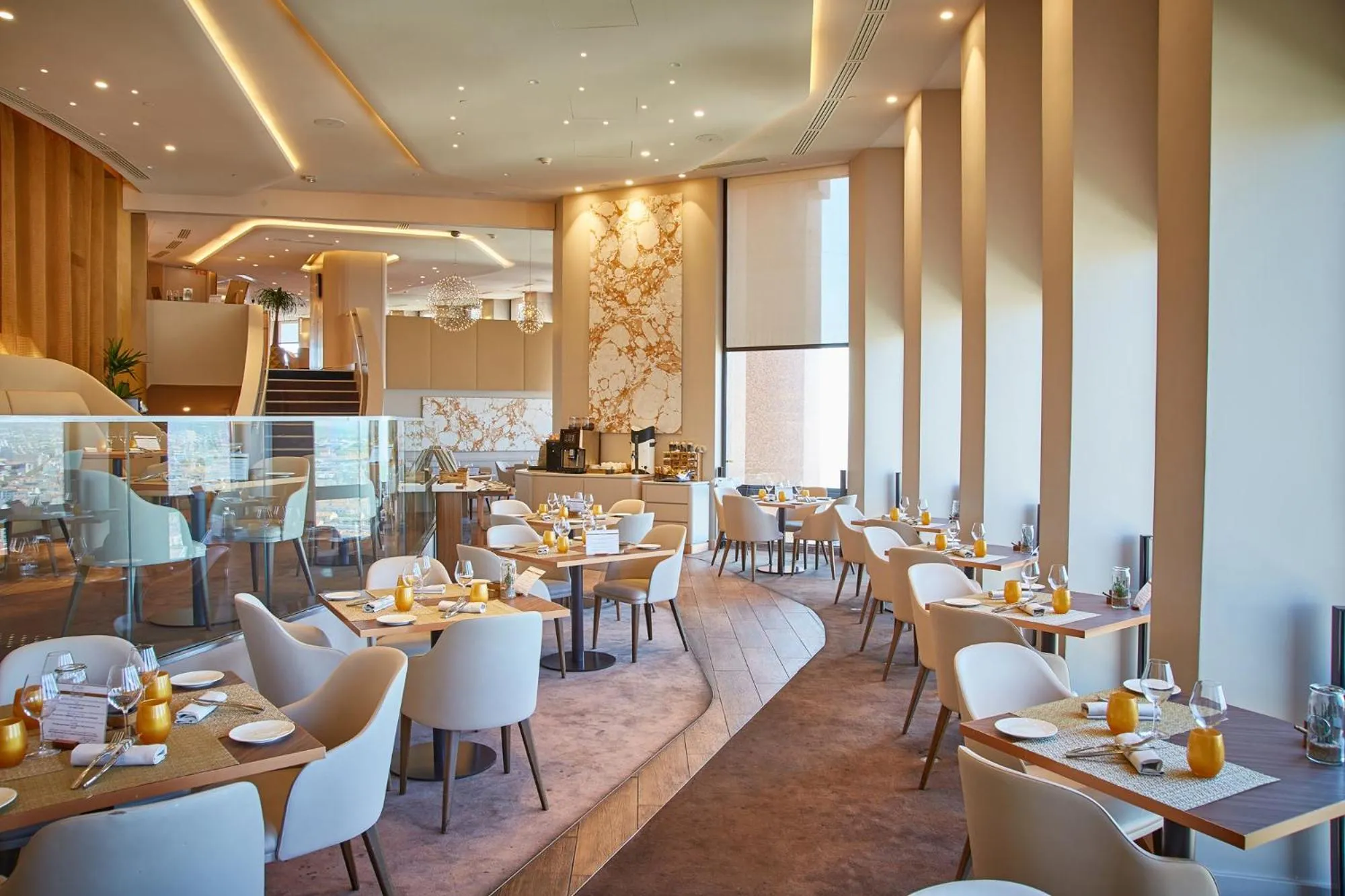 Restaurant/places to eat in Radisson Blu Hotel, Lyon