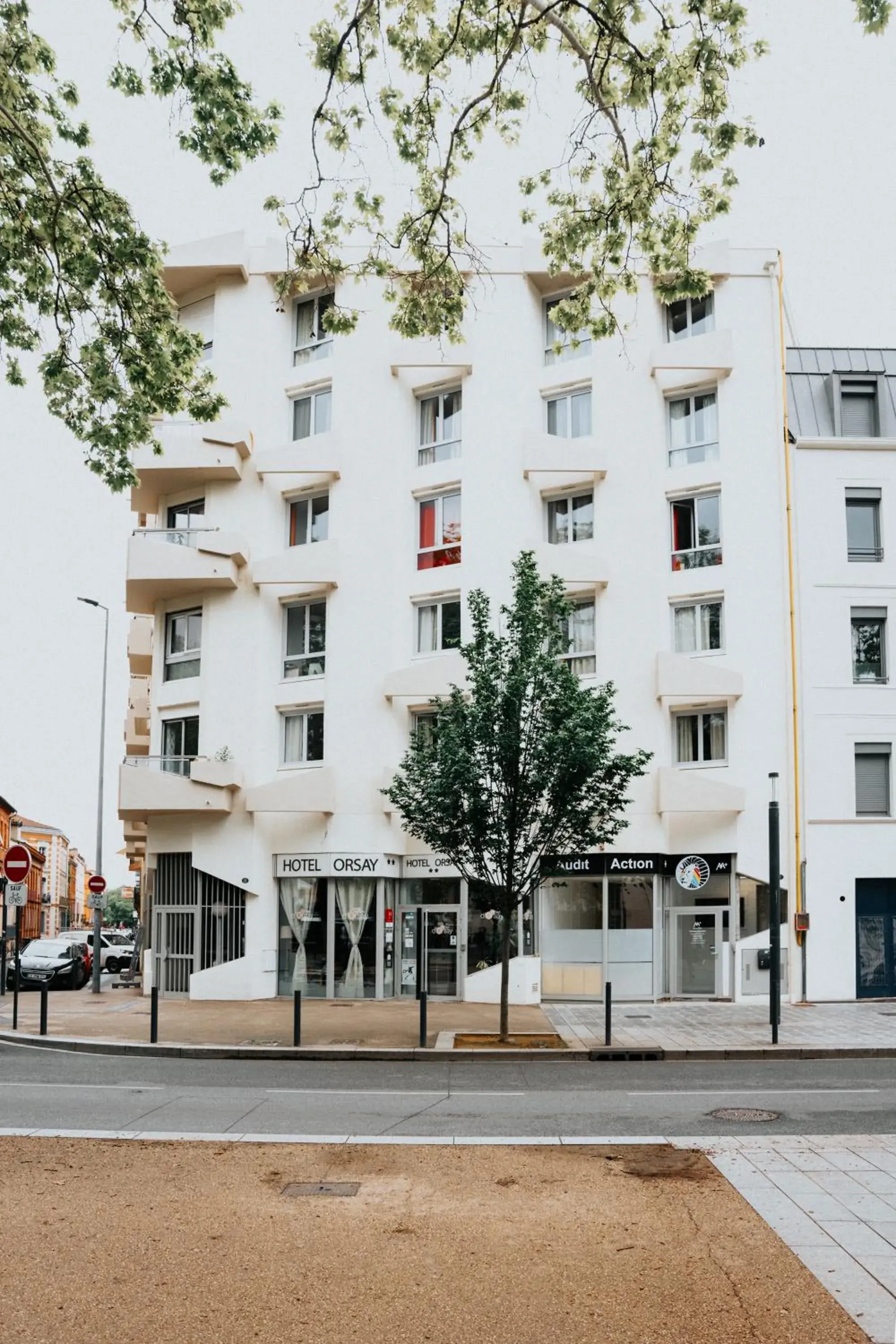 Facade/entrance in Hôtel d'Orsay Grand Matabiau Facade/entrance in Hôtel d'Orsay Grand Matabiau