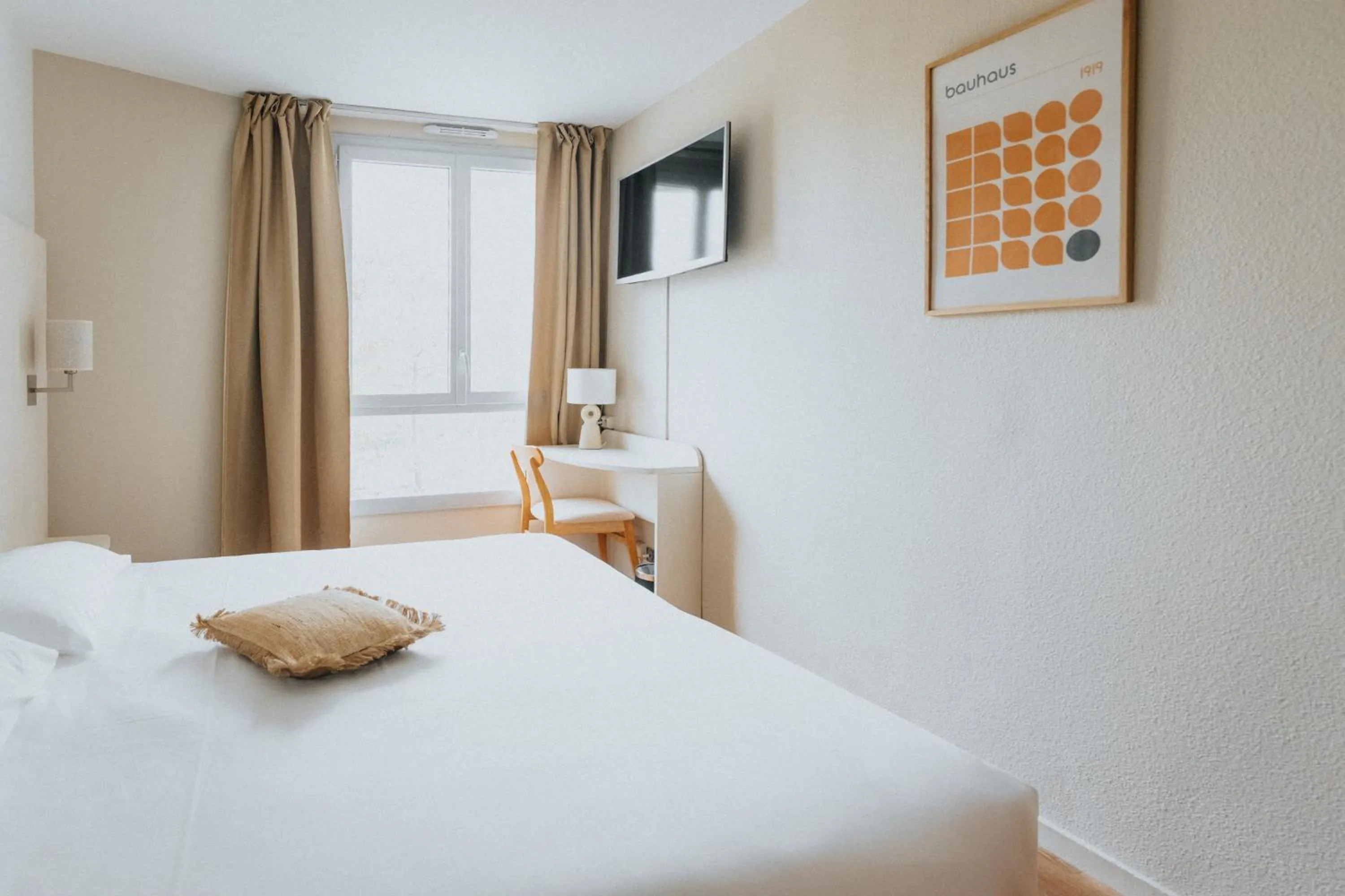 Bed in Hôtel d'Orsay Grand Matabiau