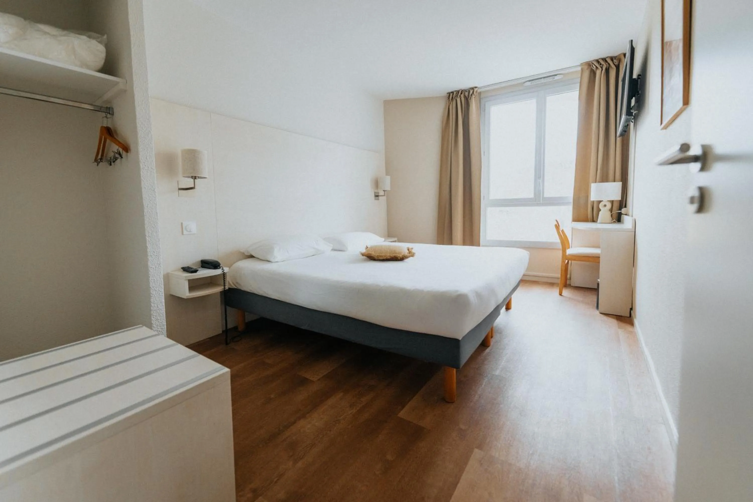 Bed in Hôtel d'Orsay Grand Matabiau