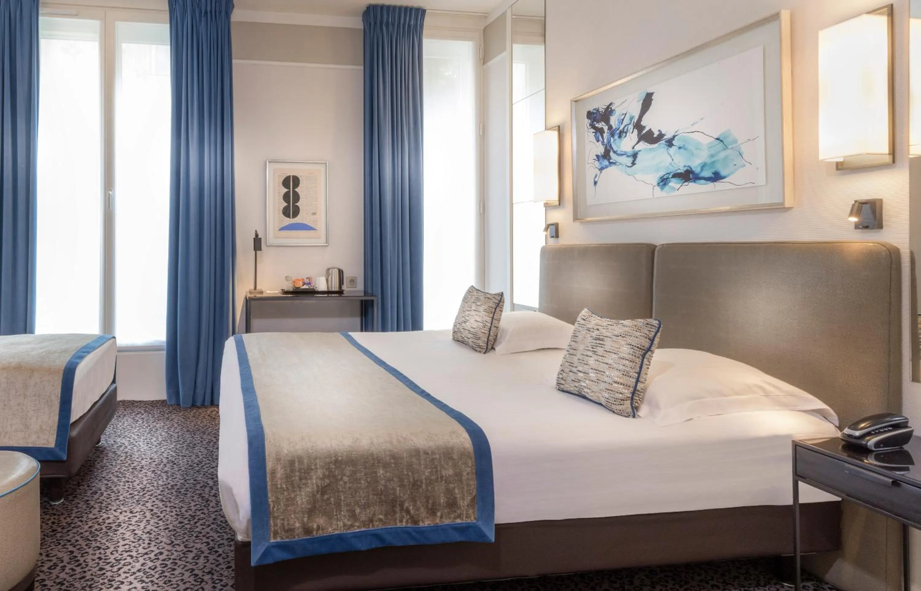 Photo of the whole room, Bed in Hôtel Du Bois Champs-Elysées