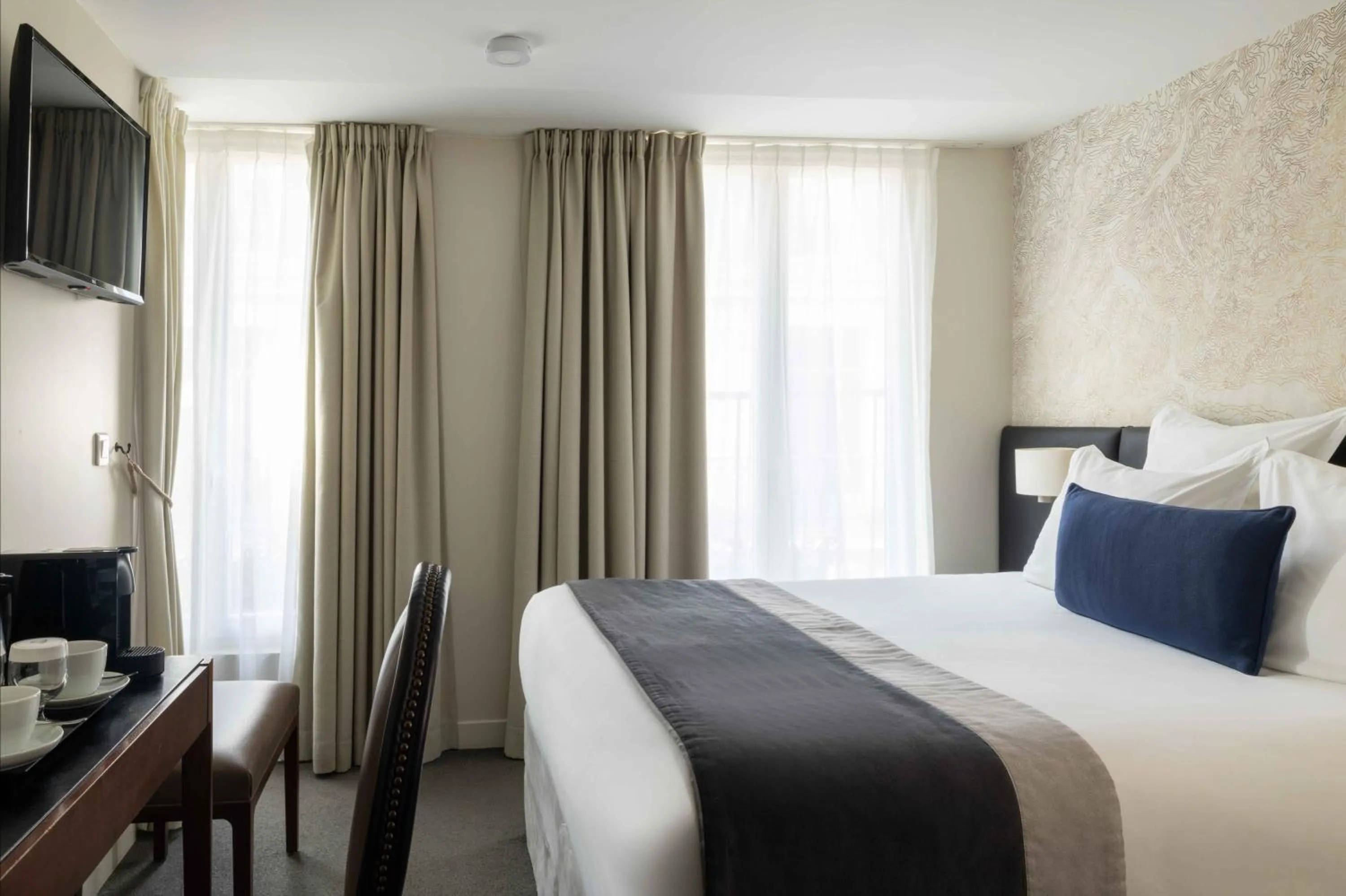 TV and multimedia, Bed in Queen Mary Opera