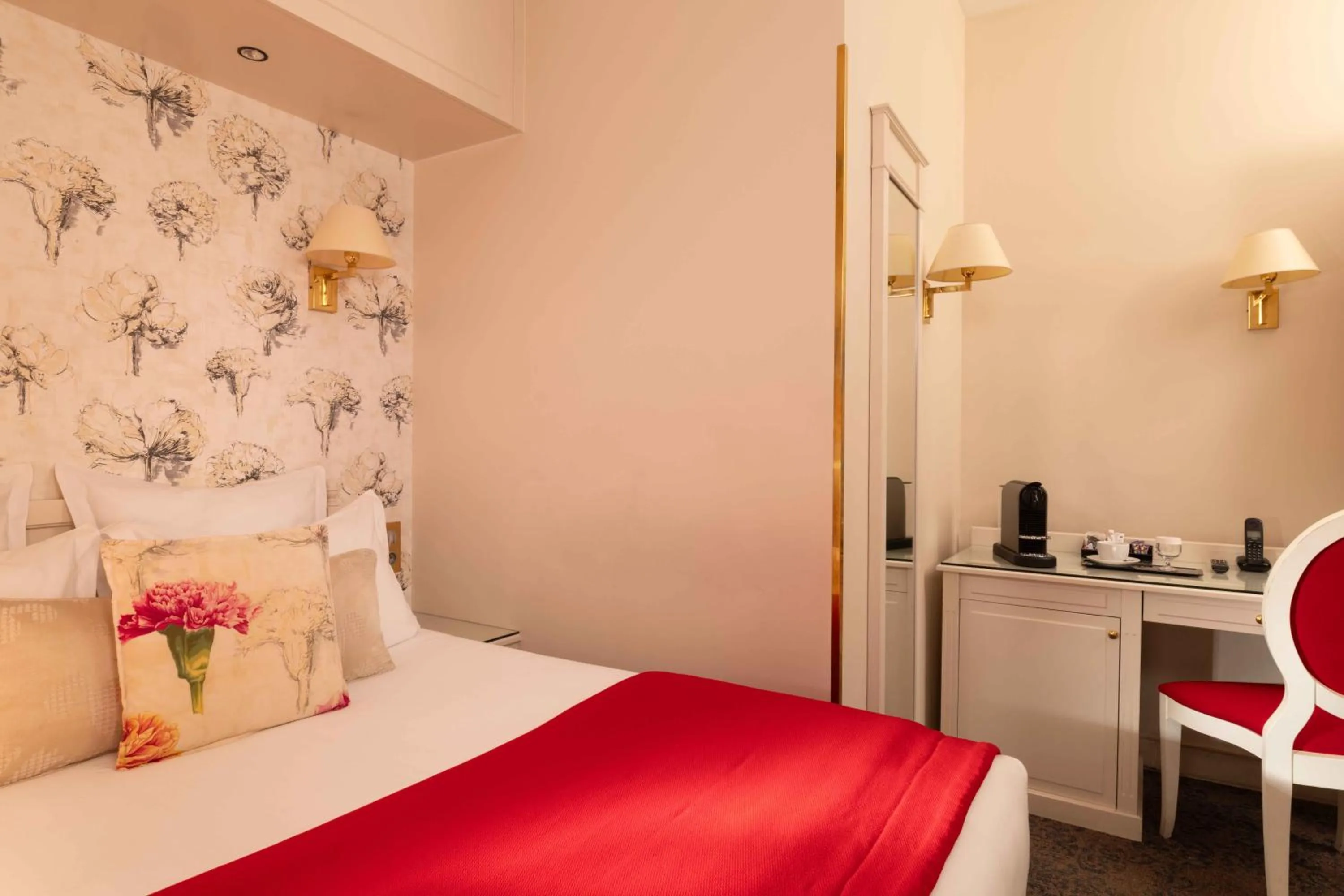 Bed in Queen Mary Opera