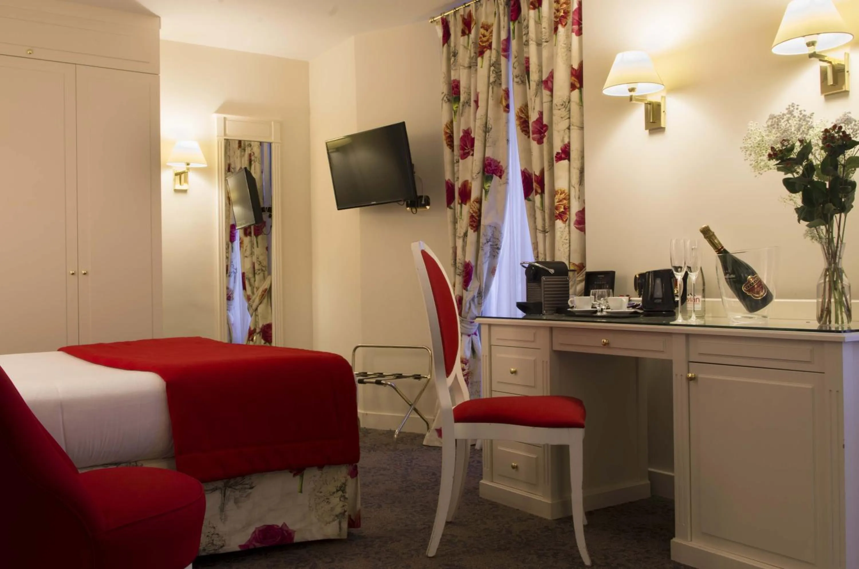 Bedroom in Queen Mary Opera