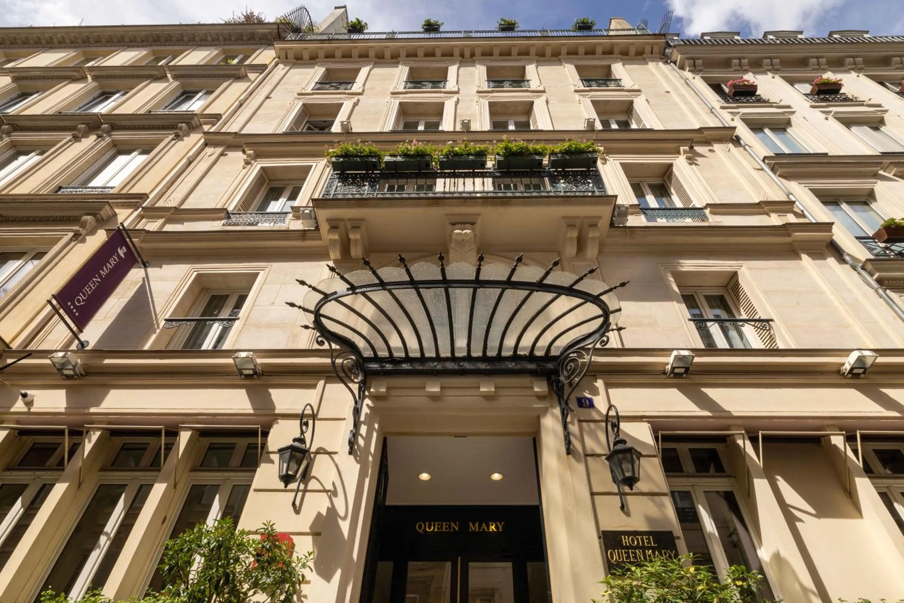 Property building in Queen Mary Opera