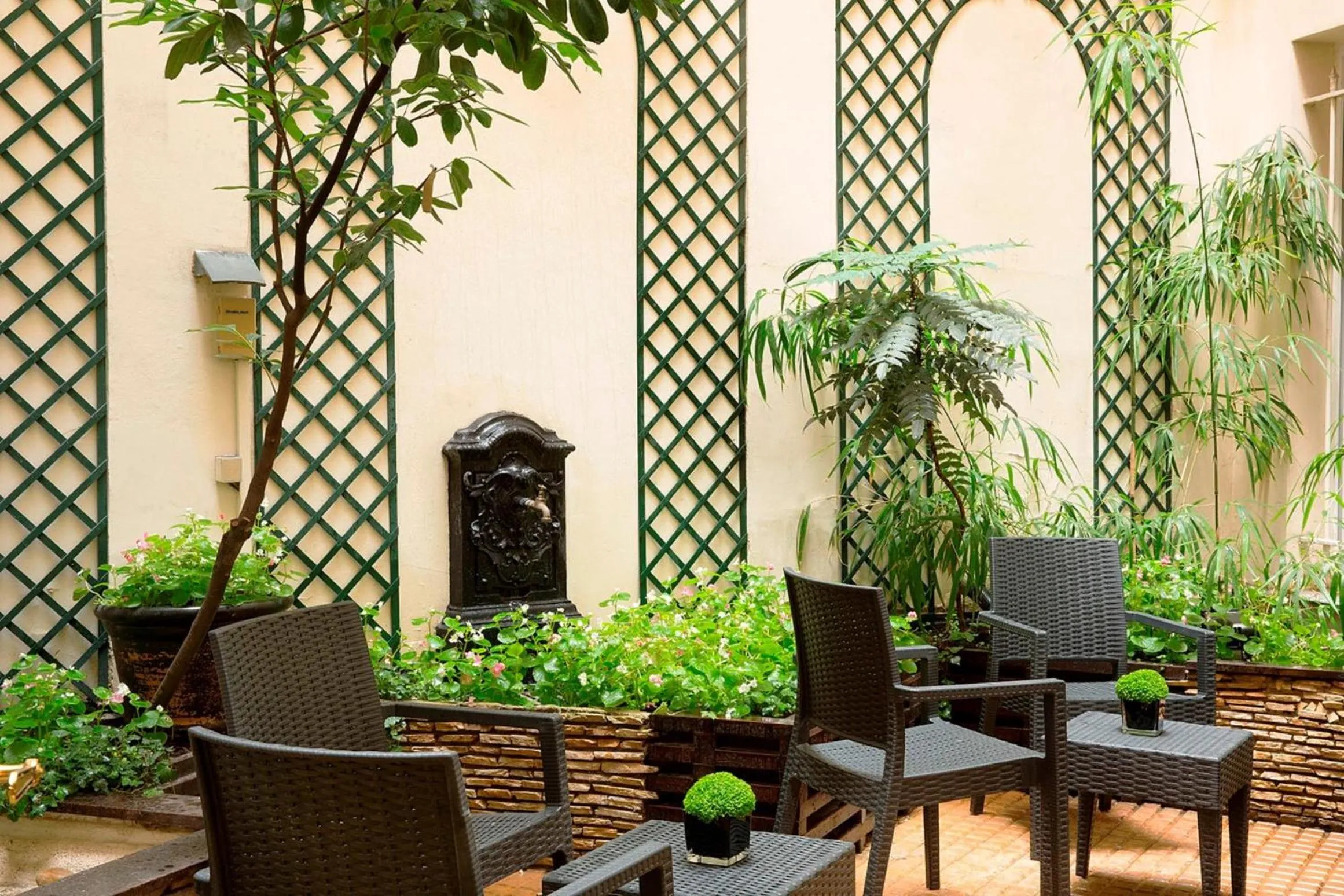 Balcony/Terrace in Queen Mary Opera