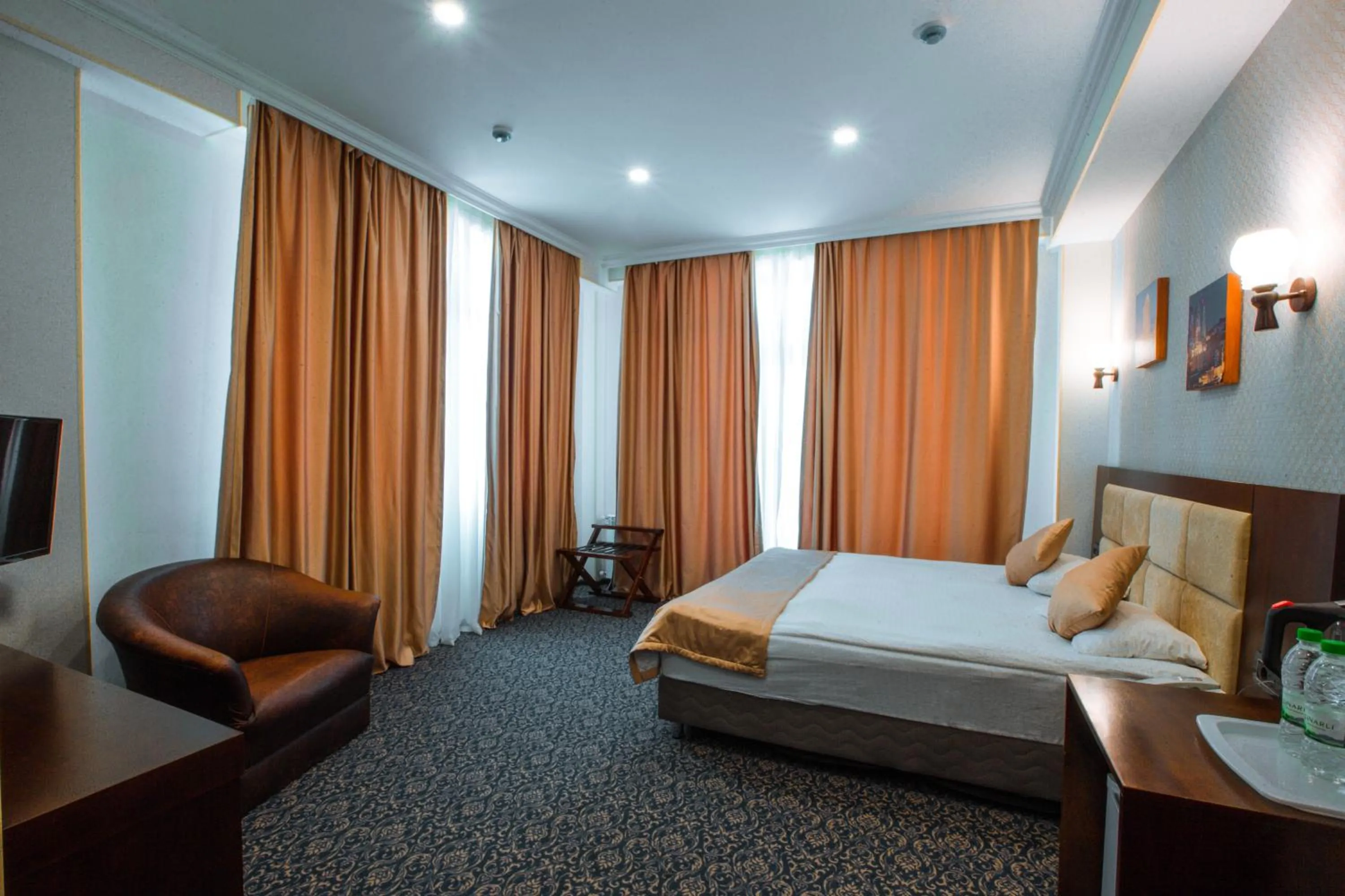Photo of the whole room, Bed in Ruma Qala Hotel