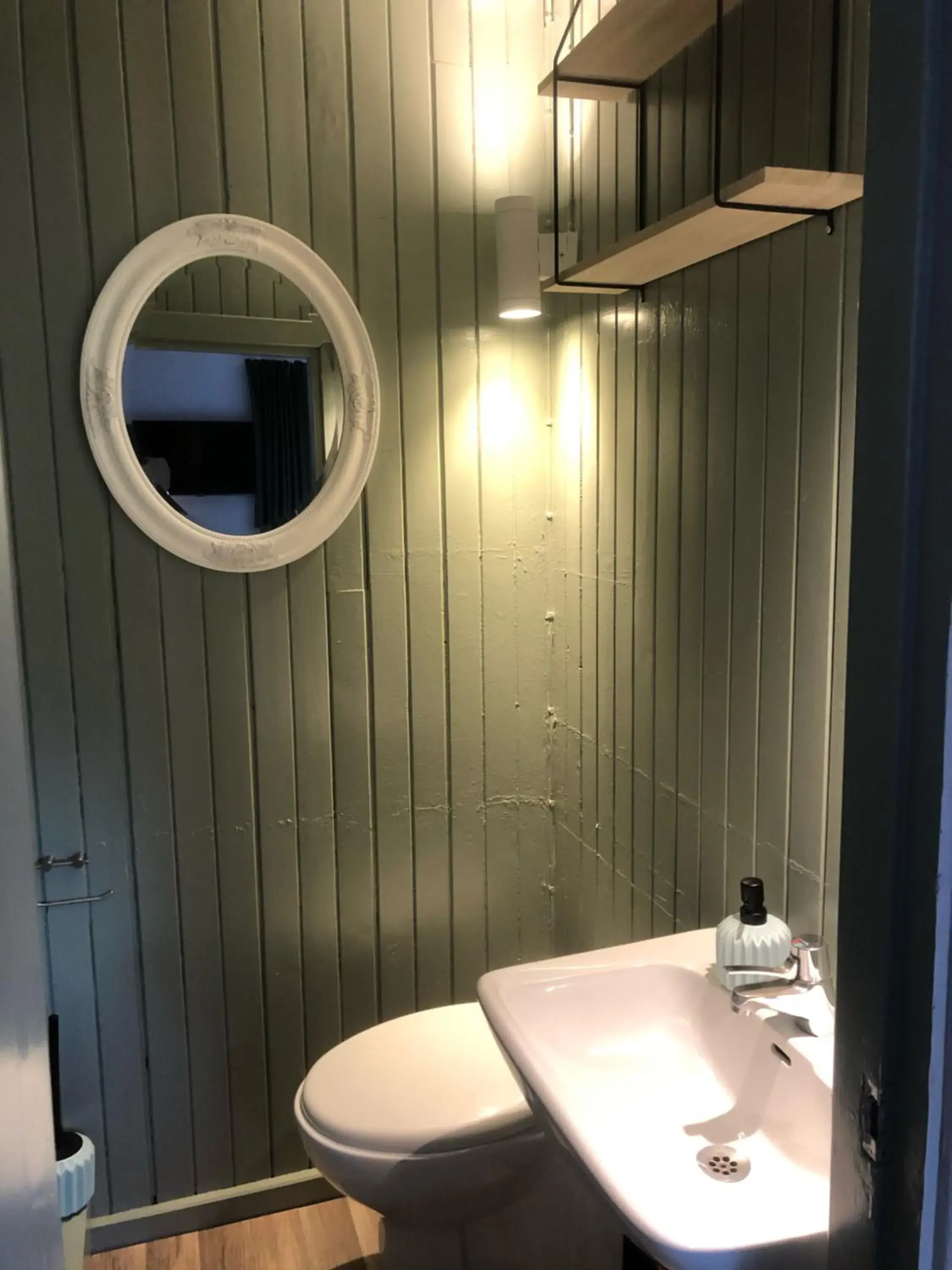 Double Room with shared Shower - single occupancy in Sjugare Gård Bed & Breakfast Double Room with shared Shower - single occupancy in Sjugare Gård Bed & Breakfast