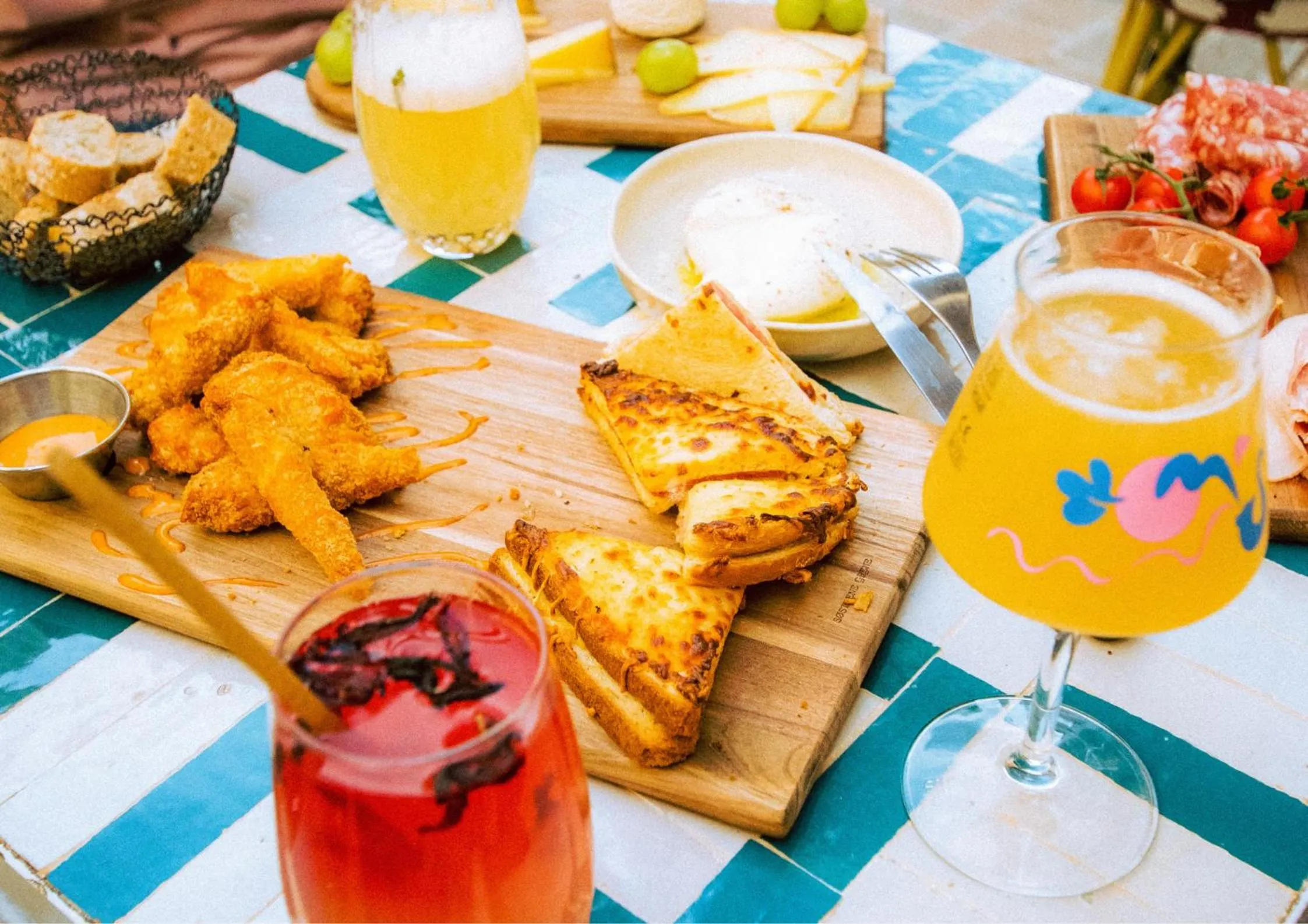 Food and drinks in ROSA Boutique Hotel - Bordeaux Centre Gare