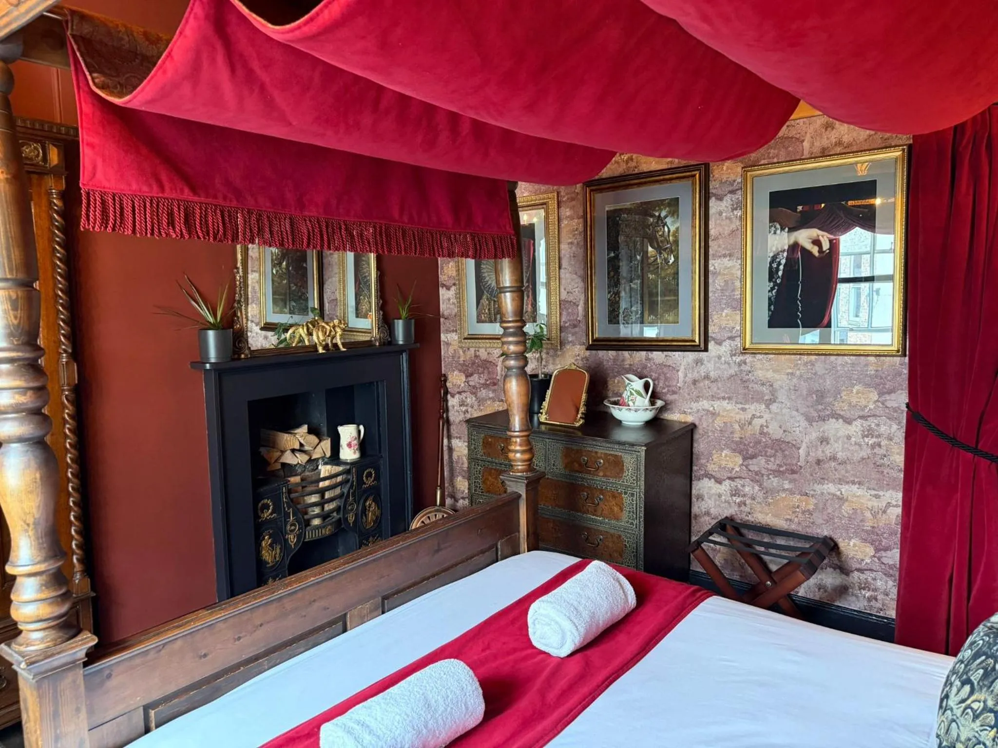 Bed in Golden Fleece York