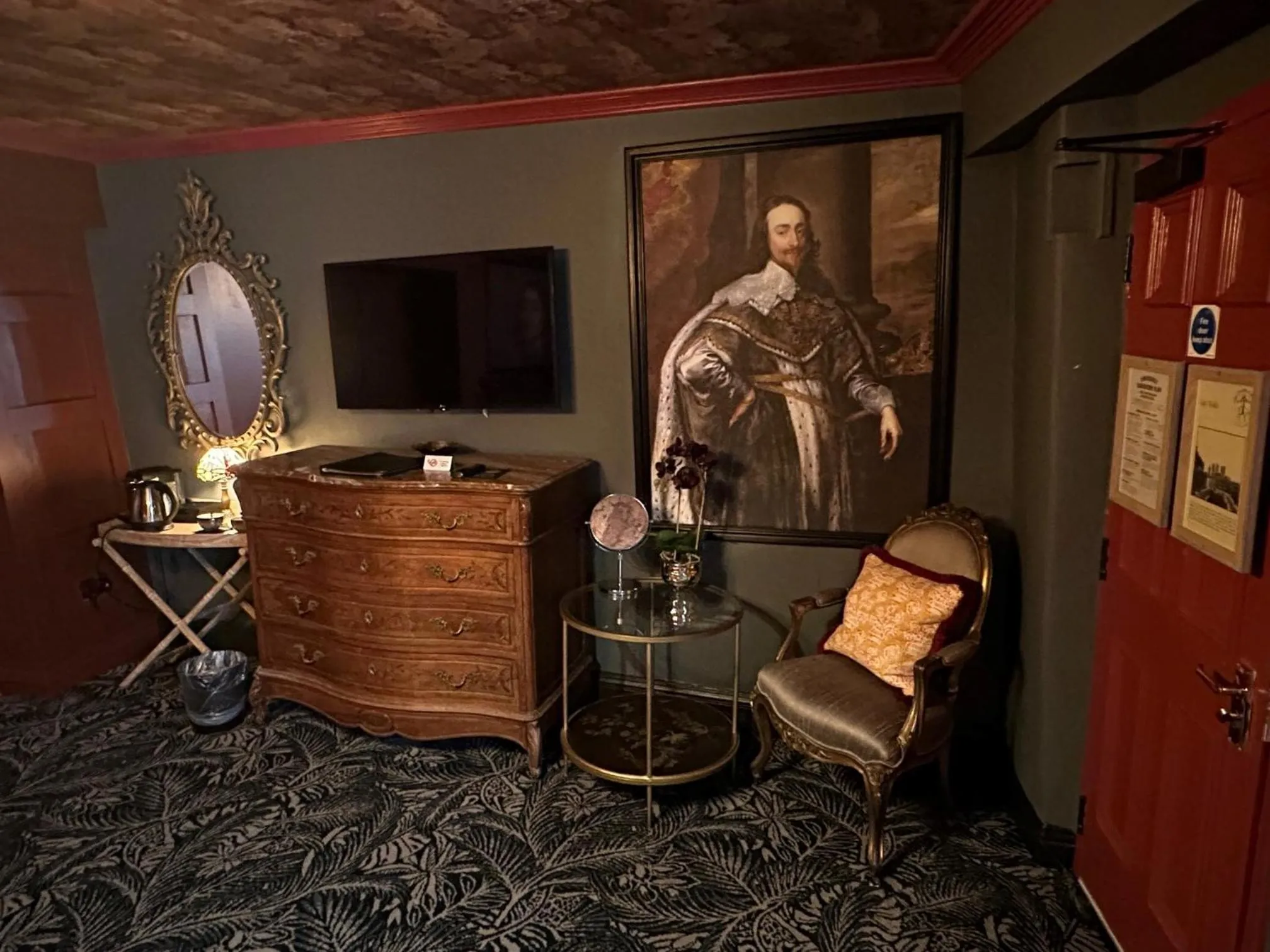 TV and multimedia in Golden Fleece York