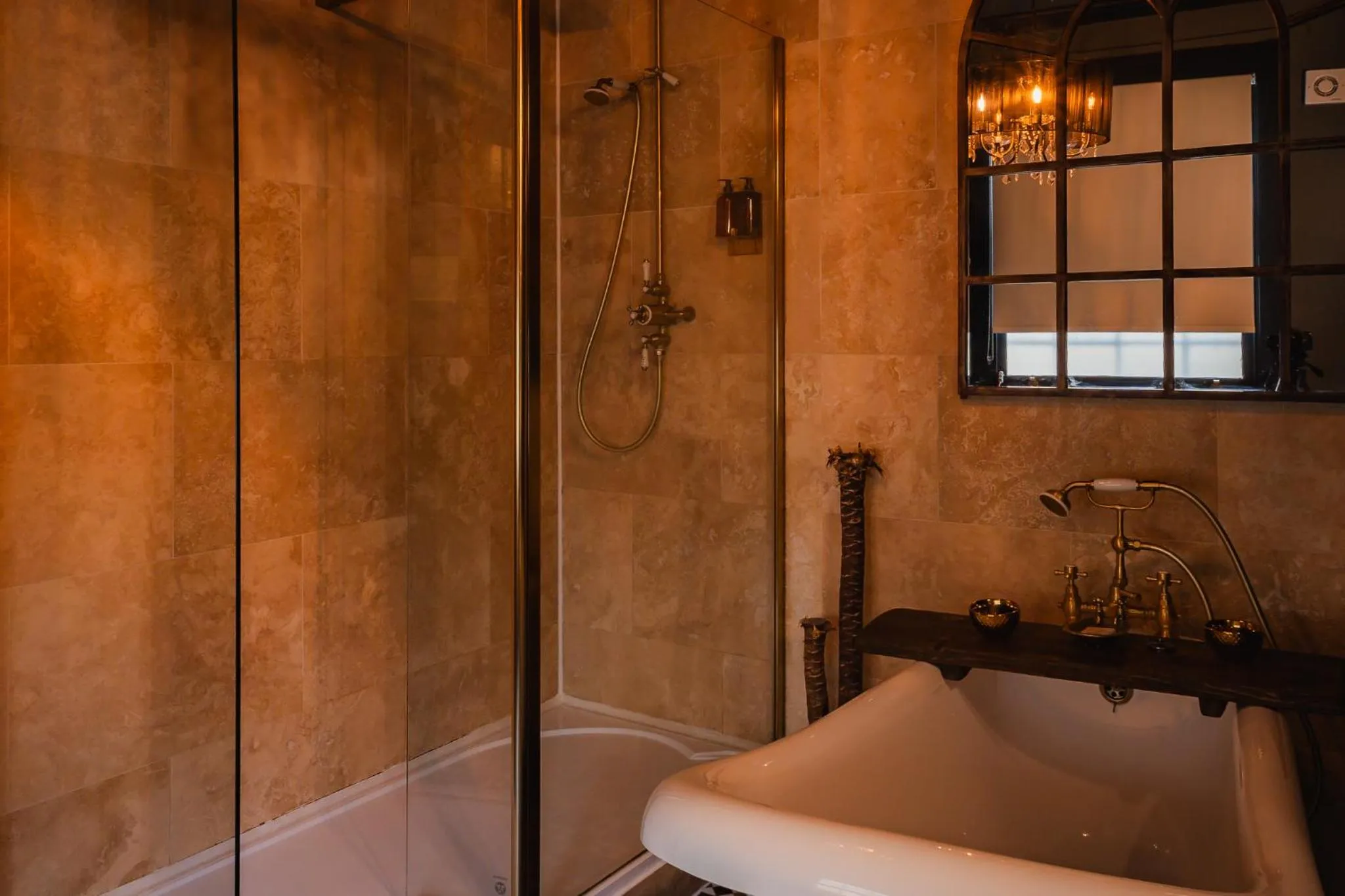 Shower in Golden Fleece York