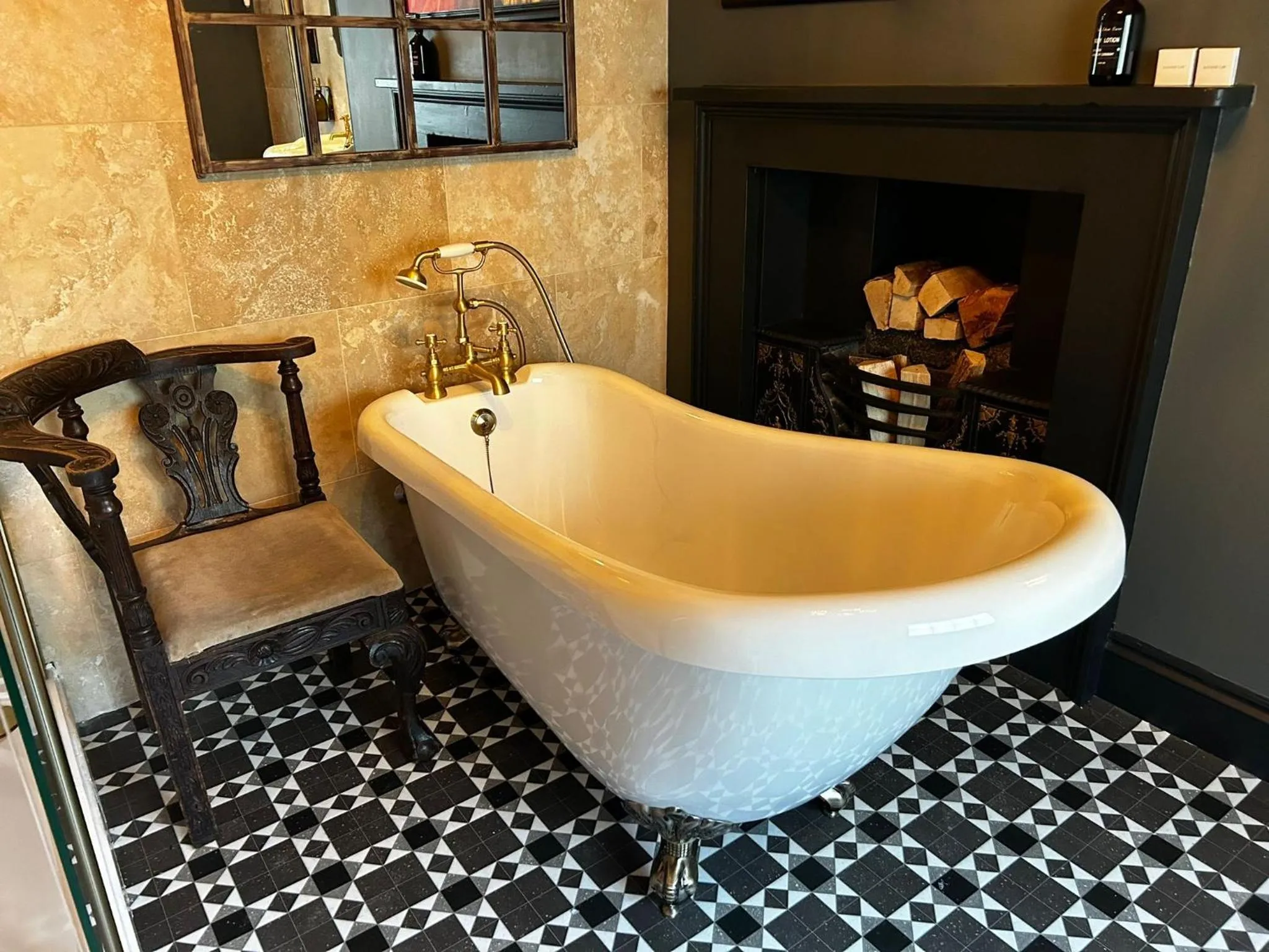 Bathroom in Golden Fleece York