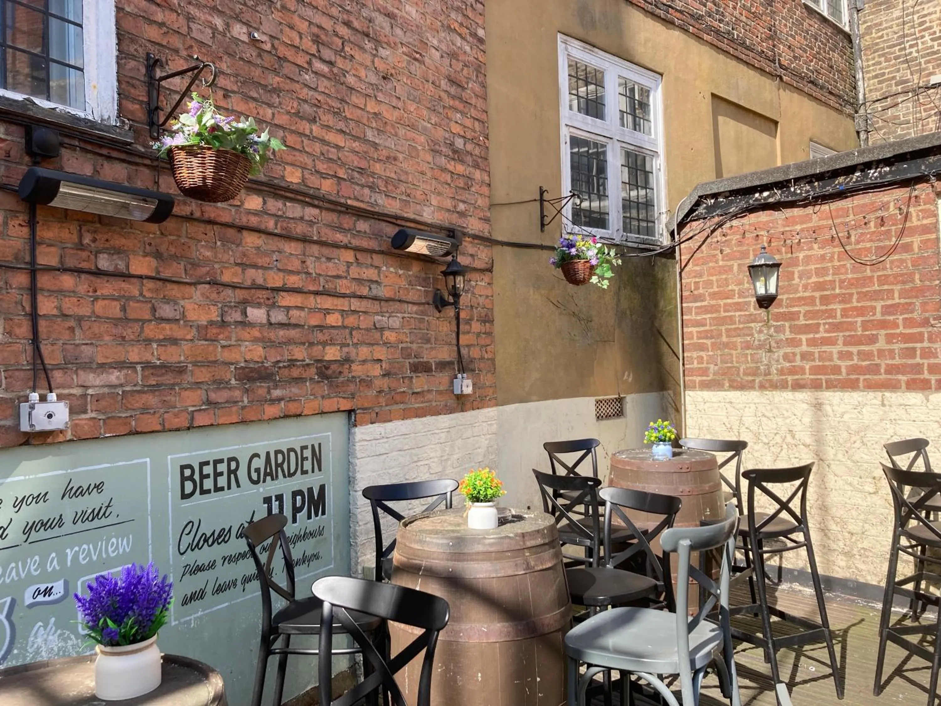Balcony/Terrace in Golden Fleece York
