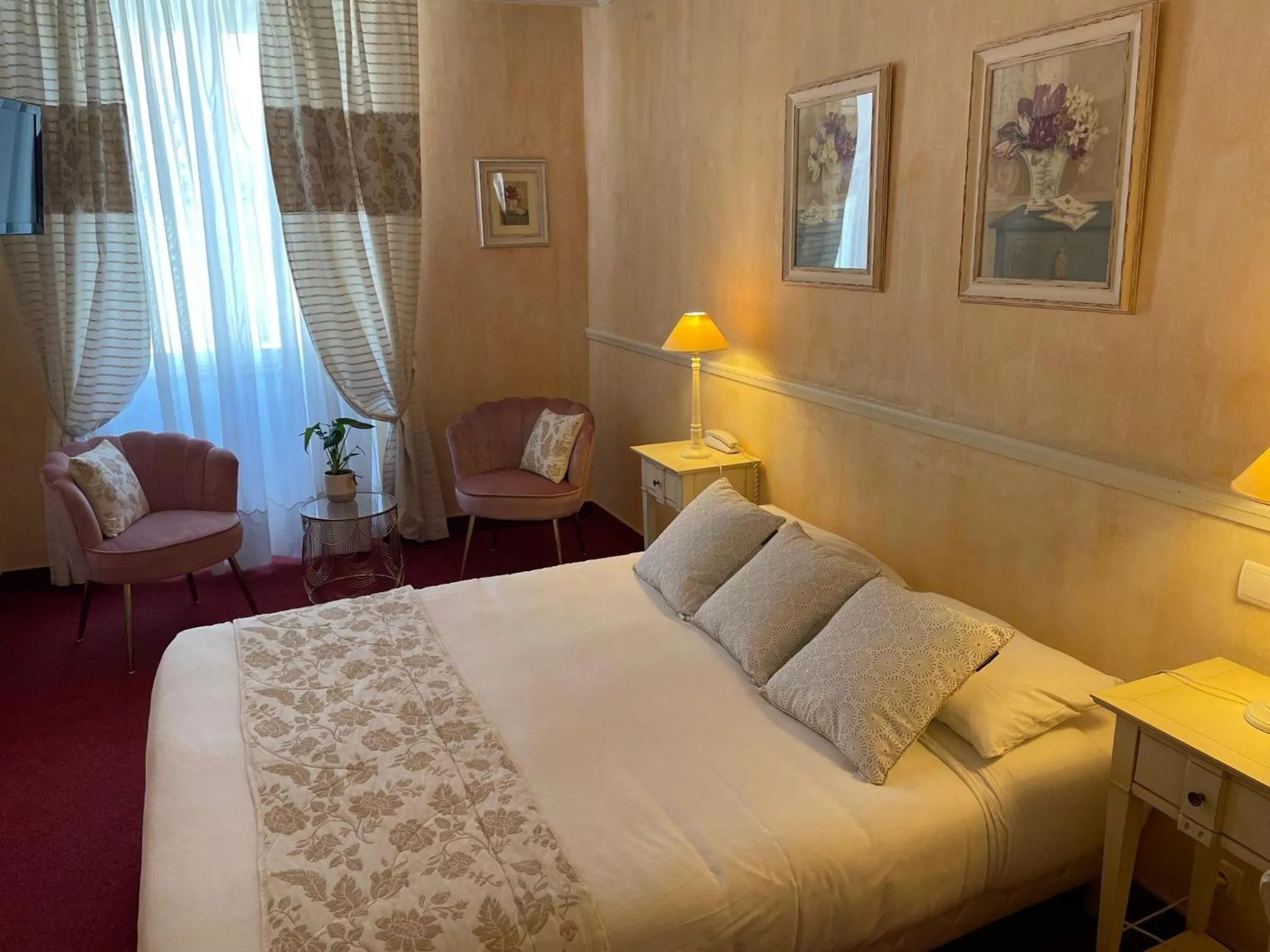 Bed in Le Grand Hôtel