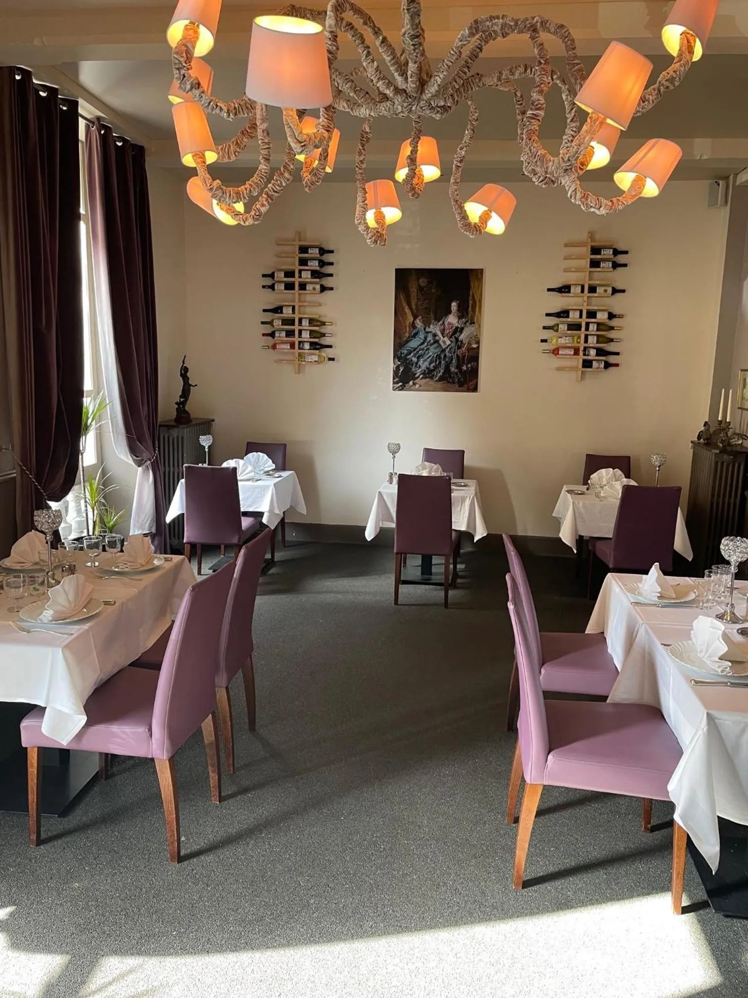 Restaurant/places to eat in Le Grand Hôtel