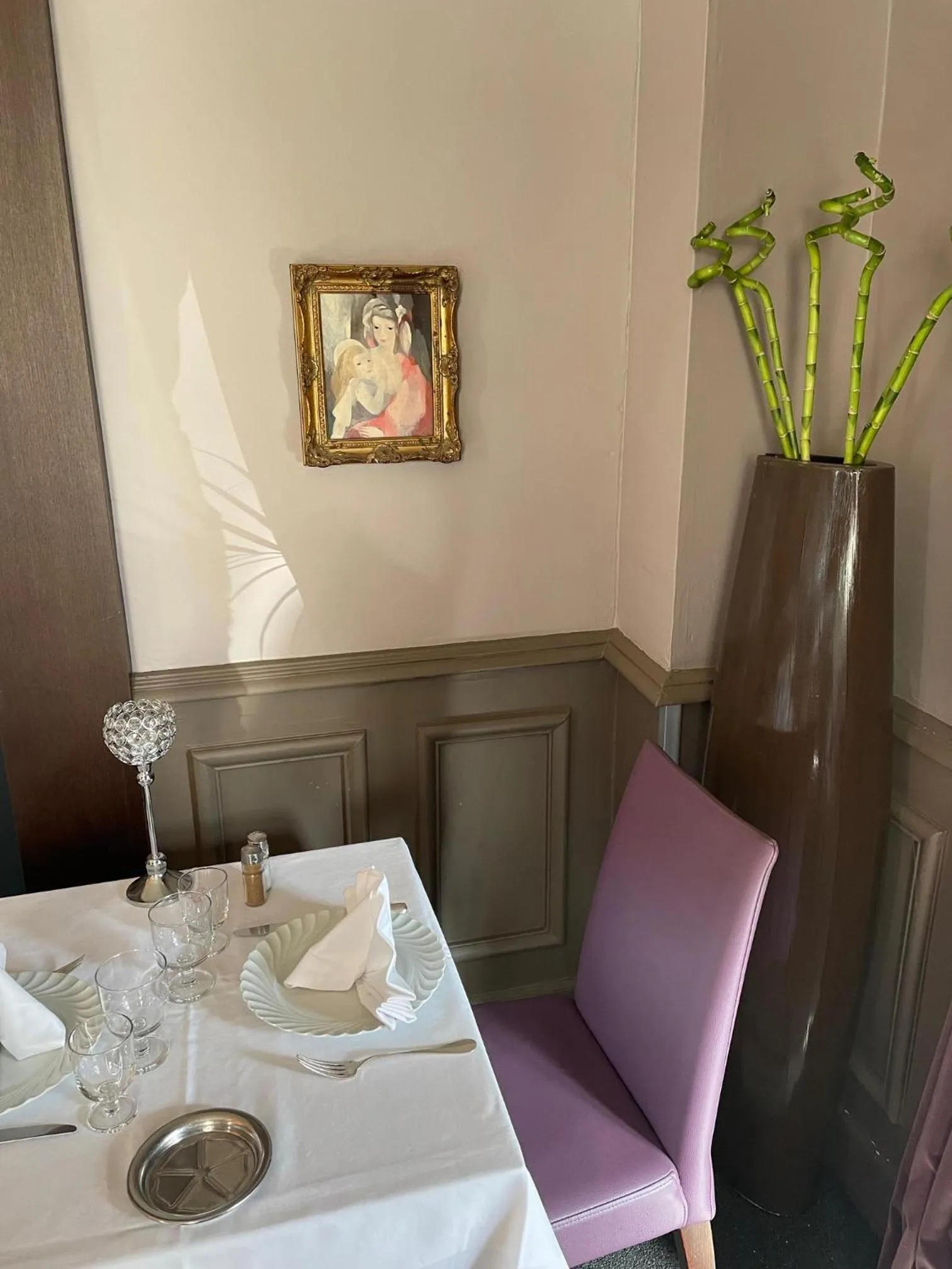 Restaurant/places to eat in Le Grand Hôtel