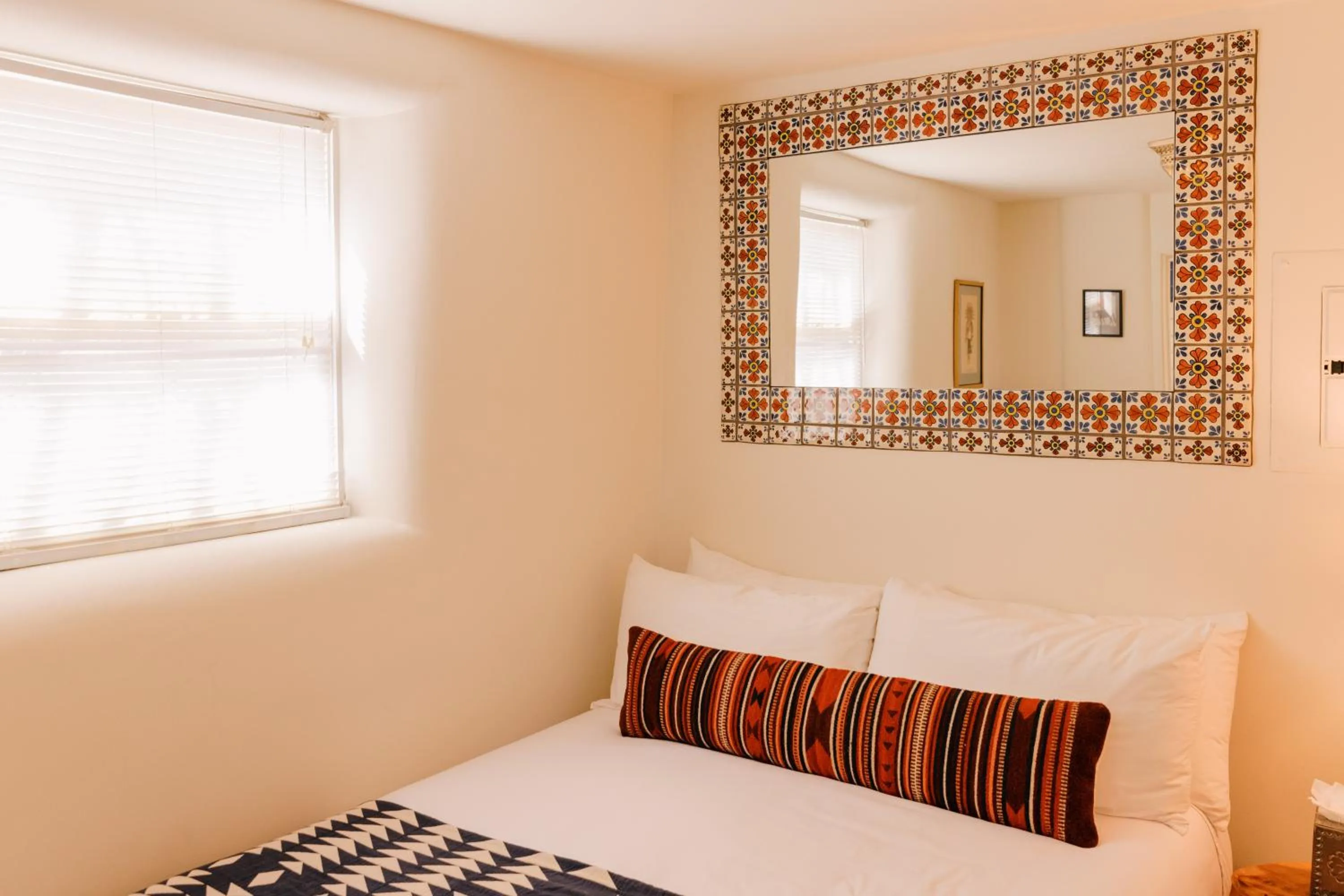 Bedroom, Bed in Pueblo Bonito Inn