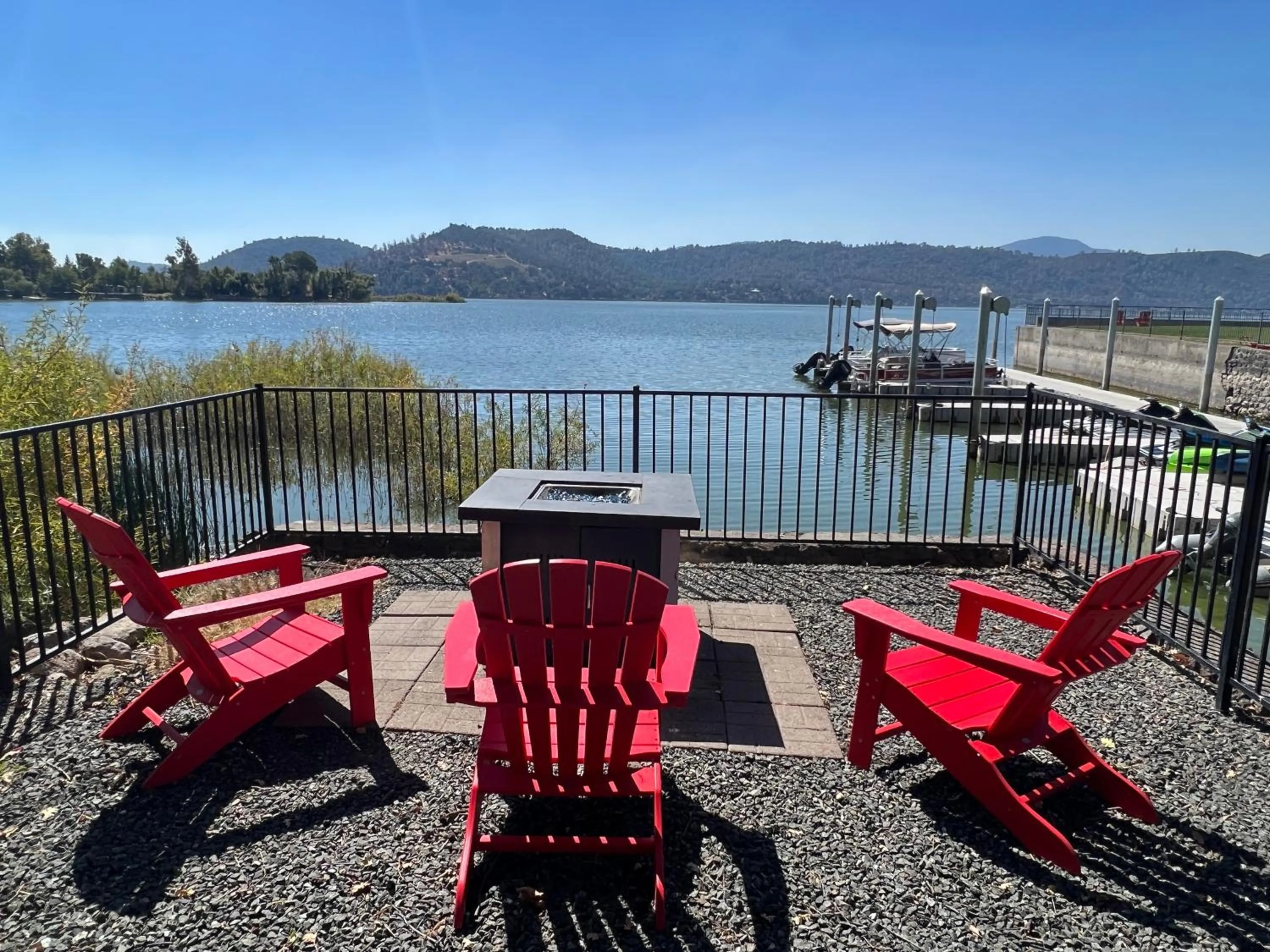 Clear Lake Cottages & Marina