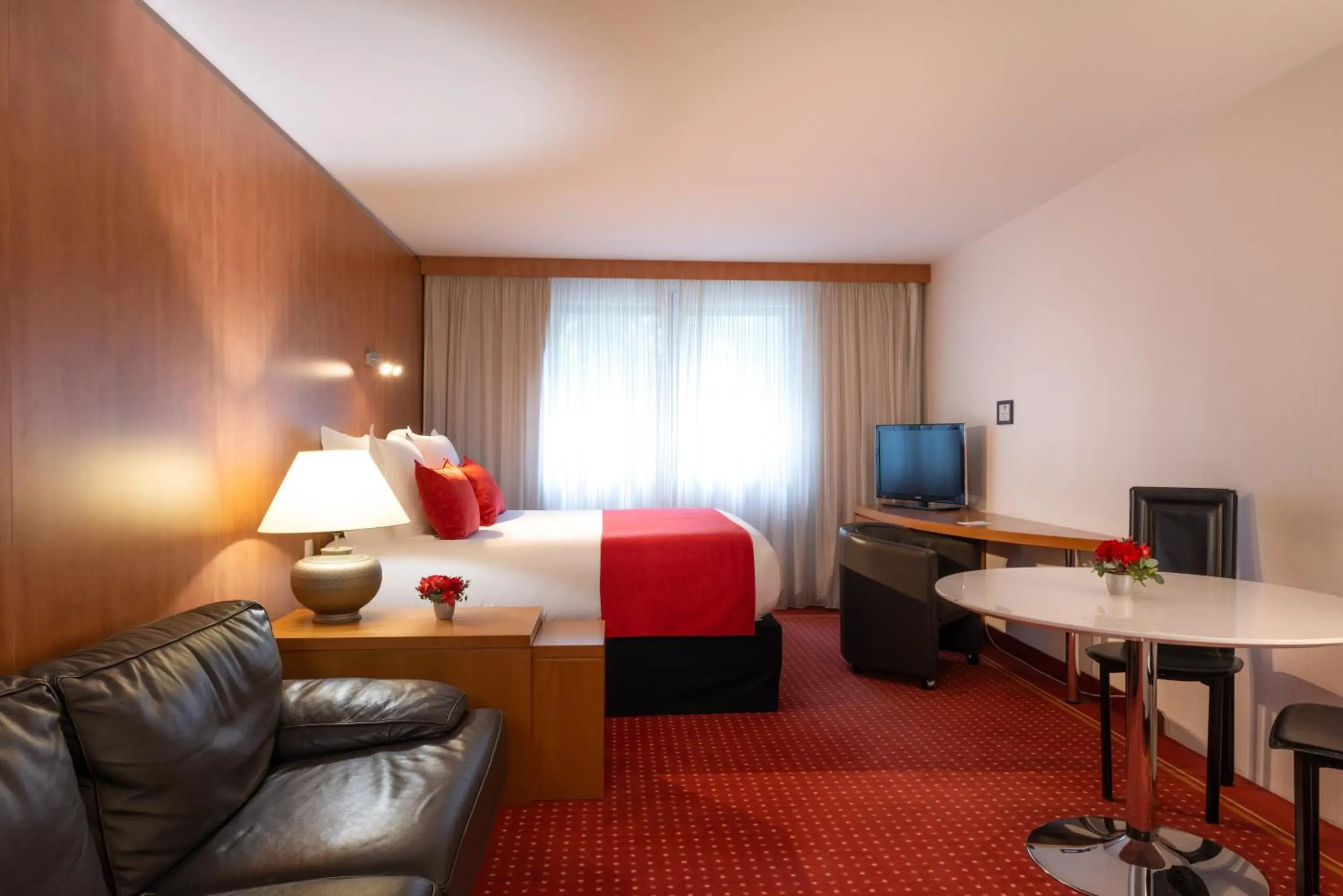 Classic Double Room in Le M & Spa Bordeaux Aéroport by Hôtels & Préférence Classic Double Room in Le M & Spa Bordeaux Aéroport by Hôtels & Préférence