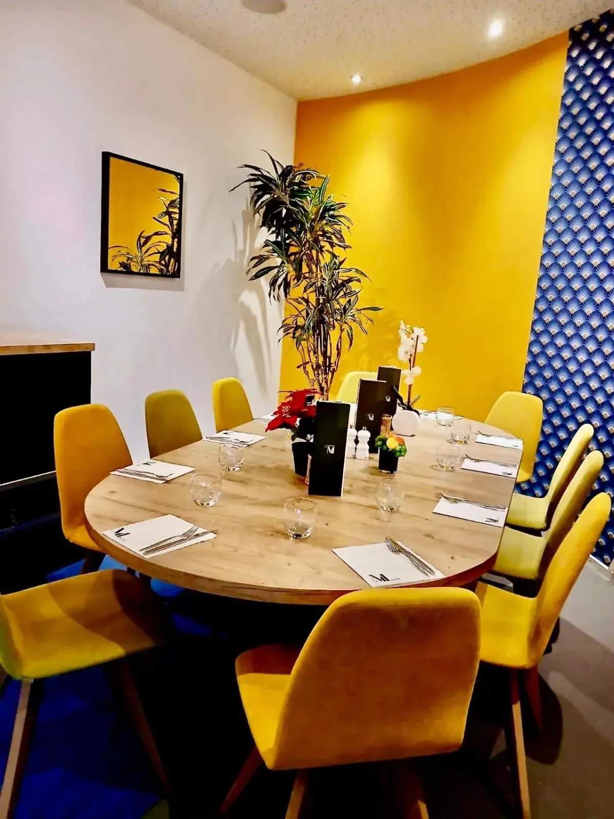 Restaurant/places to eat in Le M & Spa Bordeaux Aéroport by Hôtels & Préférence Restaurant/places to eat in Le M & Spa Bordeaux Aéroport by Hôtels & Préférence