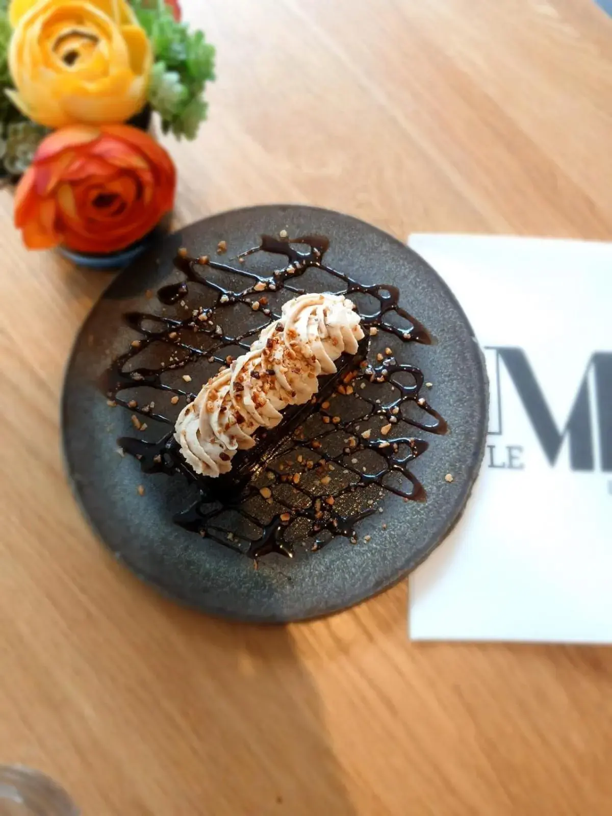 Food in Le M & Spa Bordeaux Aéroport by Hôtels & Préférence Food in Le M & Spa Bordeaux Aéroport by Hôtels & Préférence