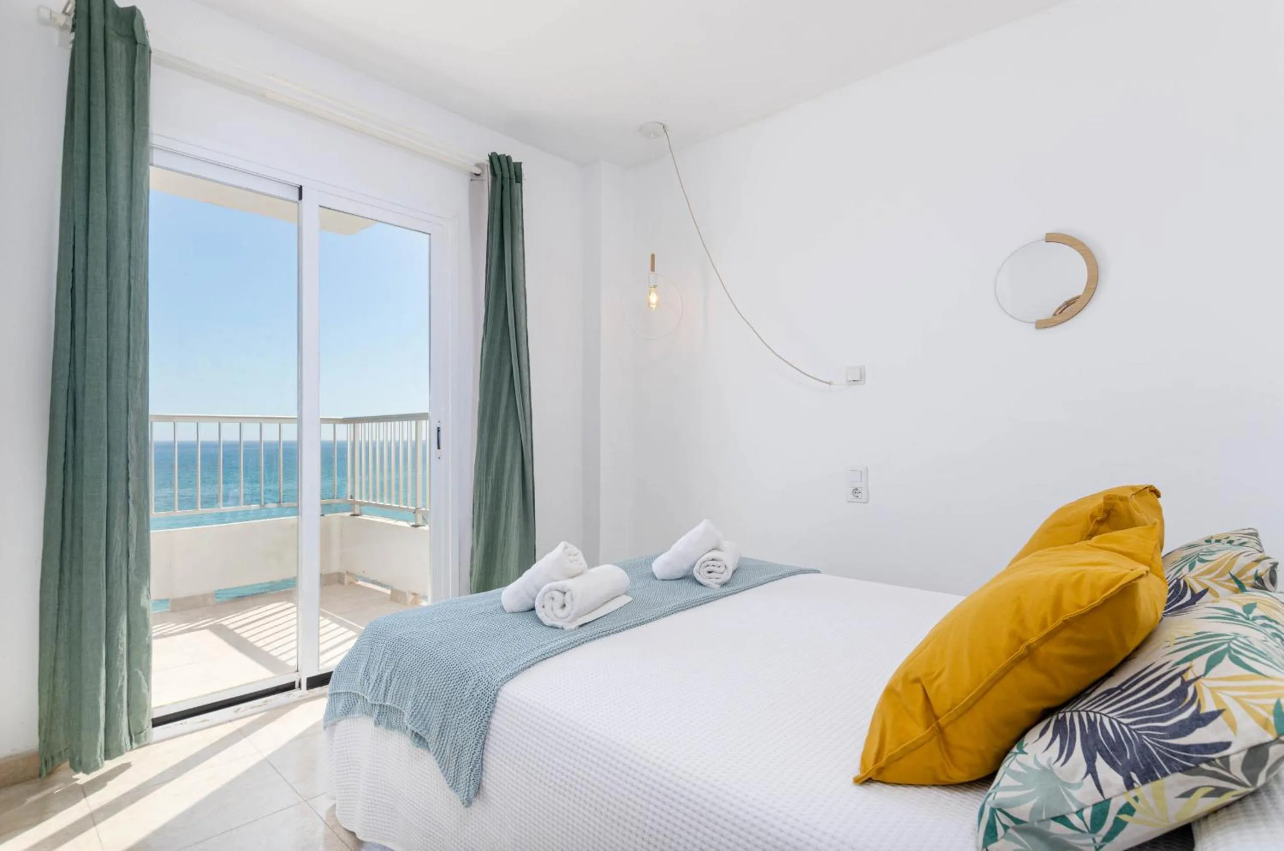Bed in YourHouse Ocean