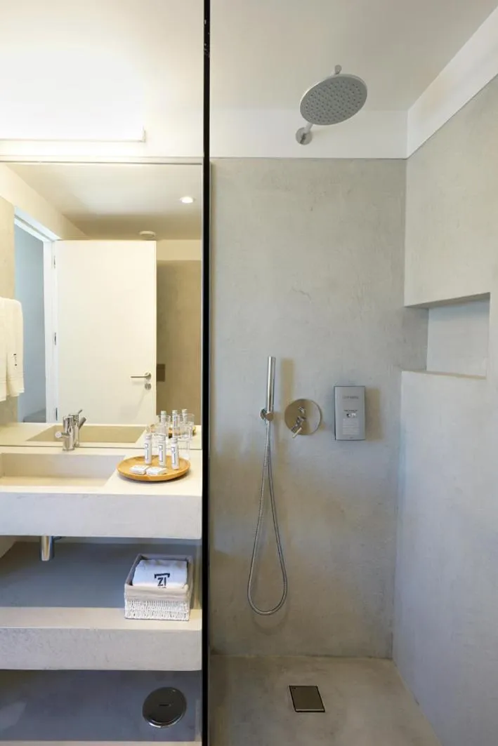 Shower in Alte Tradition Guest House