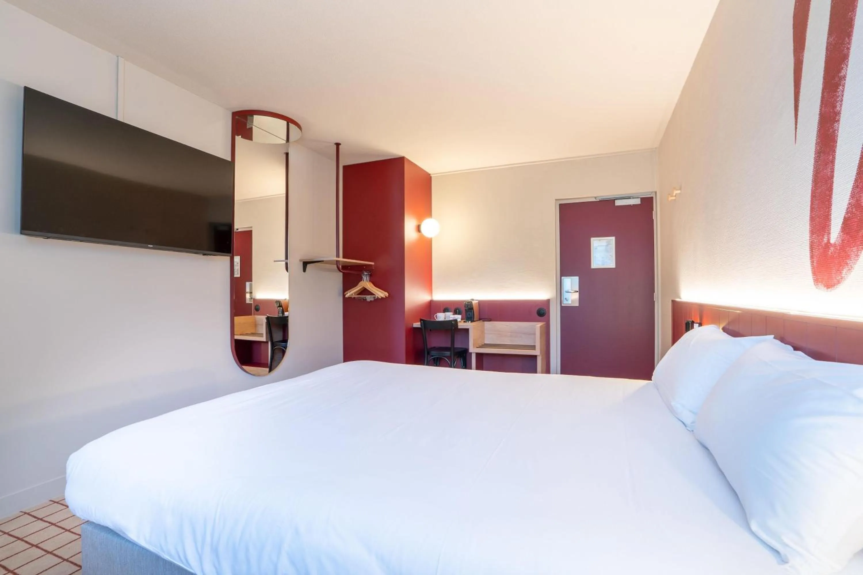 Bedroom, Bed in Best Western Hôtel du Phare