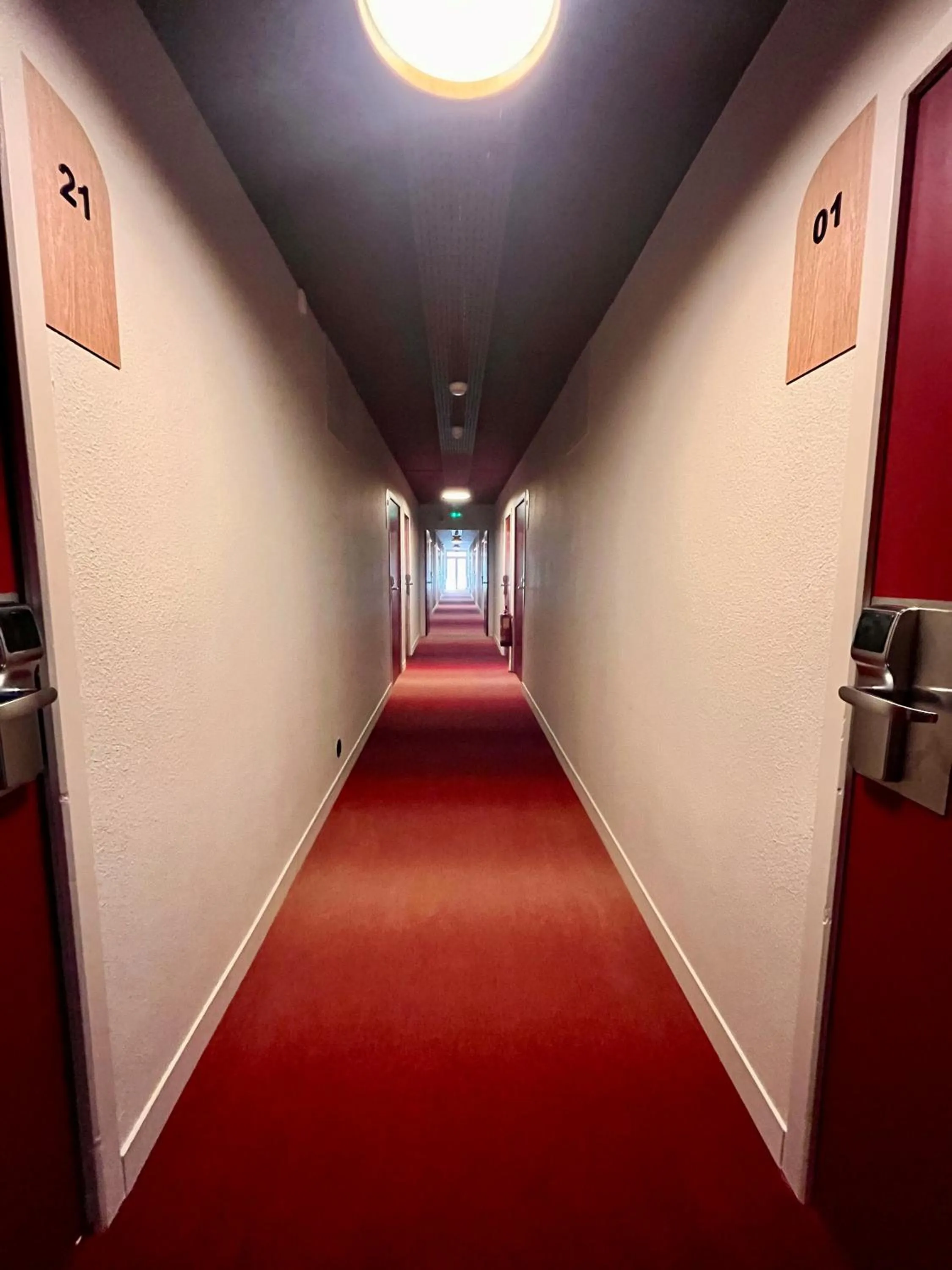 room service in The Originals City, Hôtel du Phare, Bordeaux Mérignac