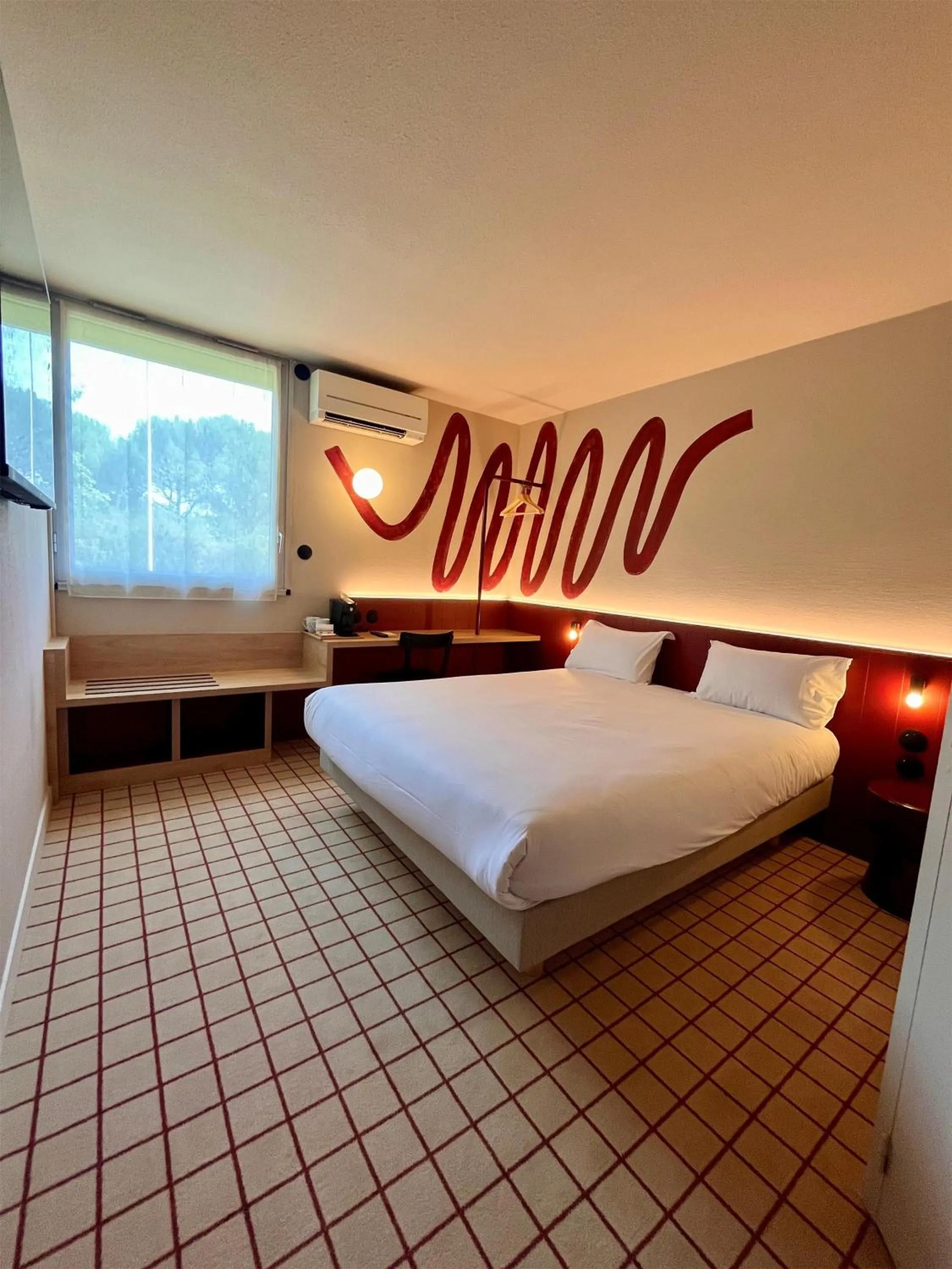 Bedroom, Bed in Best Western Hôtel du Phare