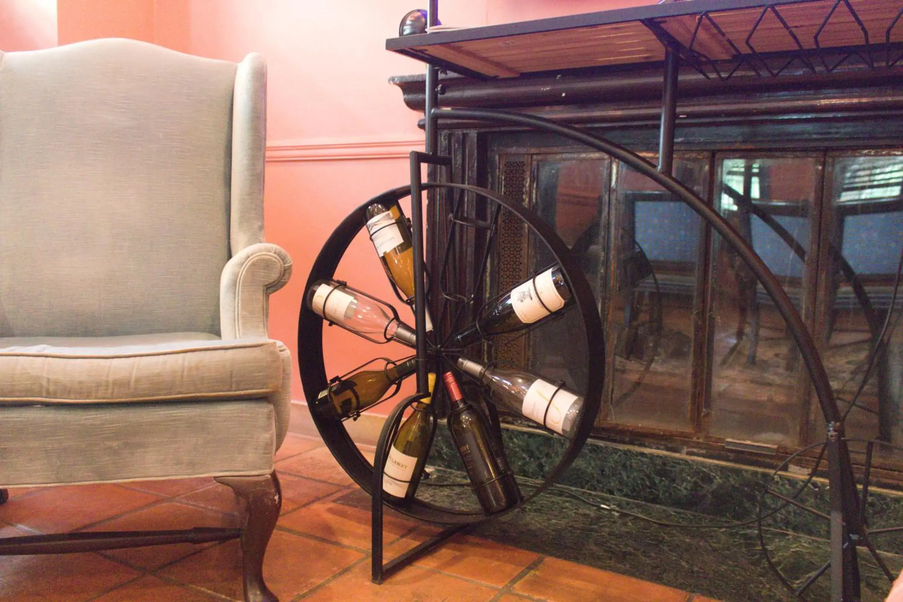 Lounge or bar in The Caribbean Court Boutique Hotel Lounge or bar in The Caribbean Court Boutique Hotel