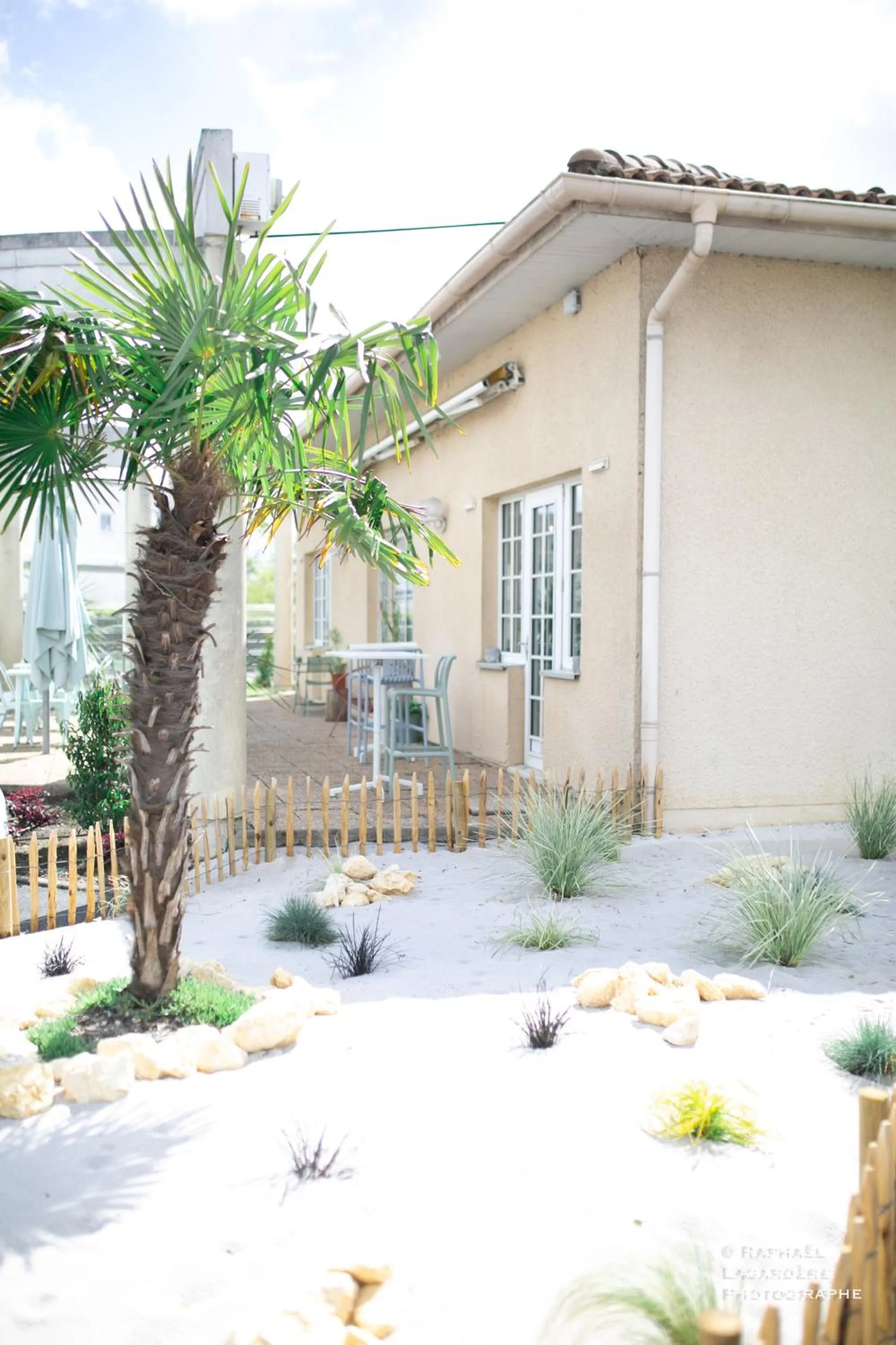 Patio in The Originals City Hôtel Bordeaux Porte du Bassin