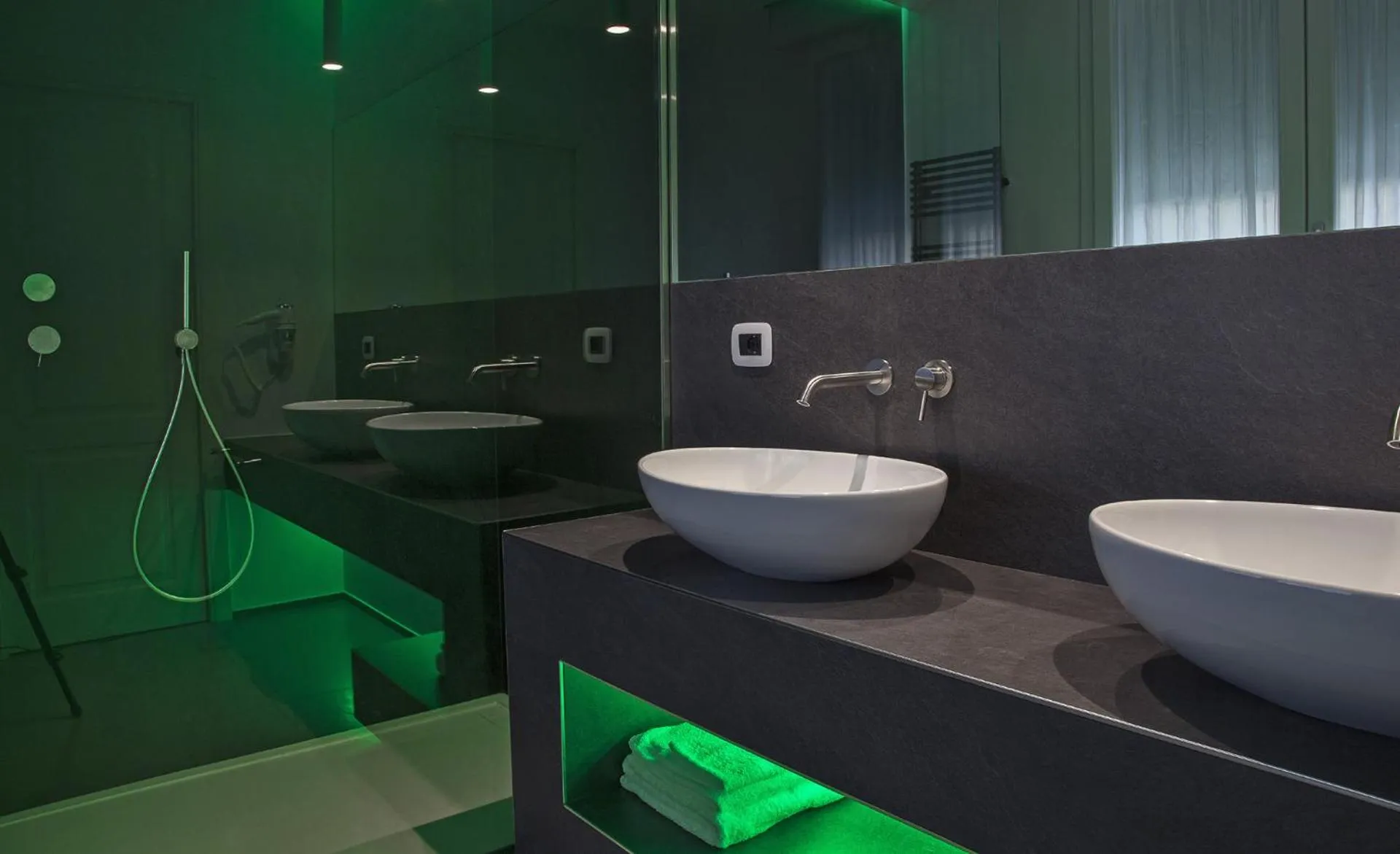 Shower in Galliera Residence B&B