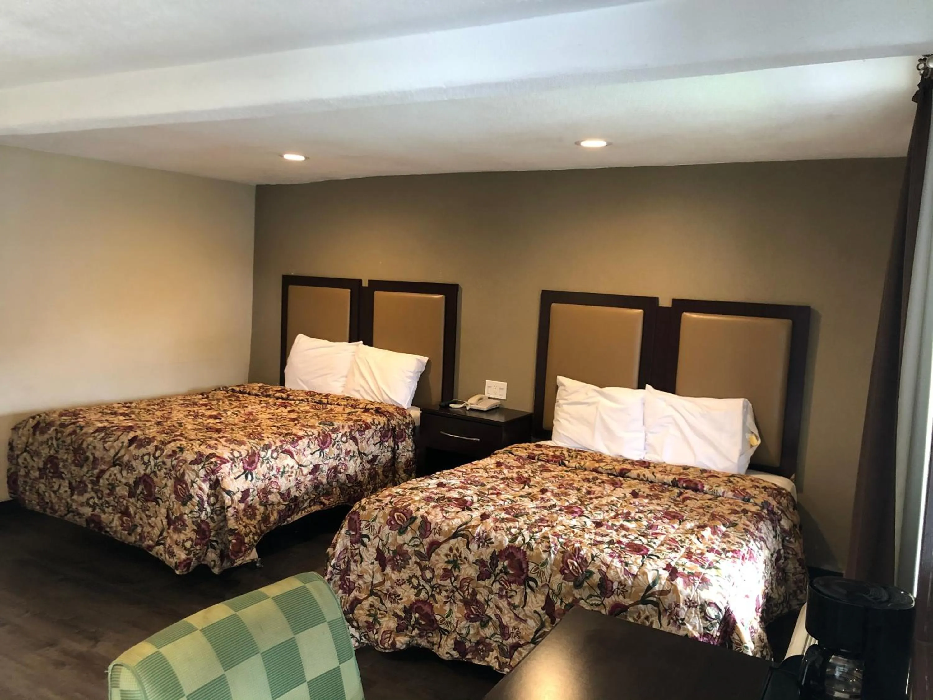 Bed in Haven Inn of Chico