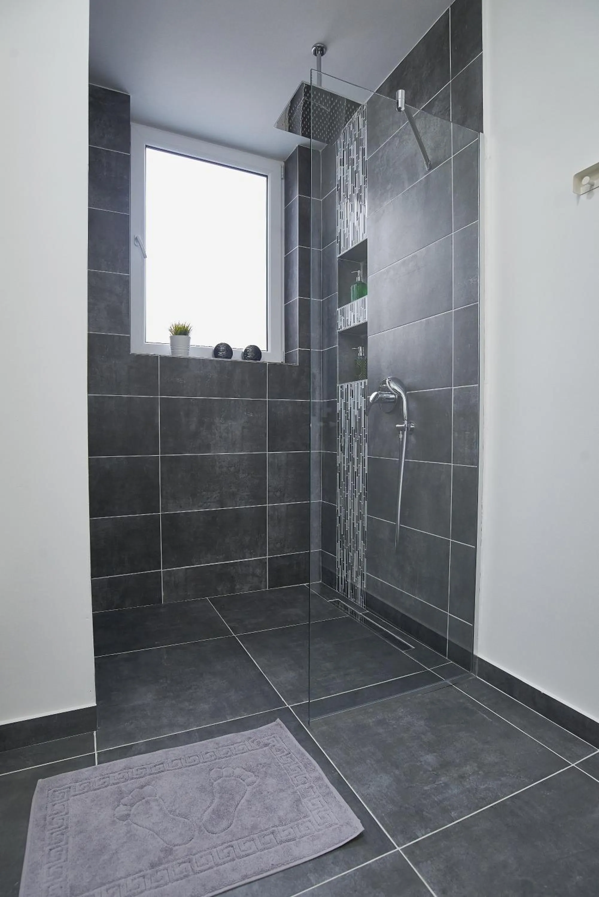 Toilet in Metropole Apartments Old Town