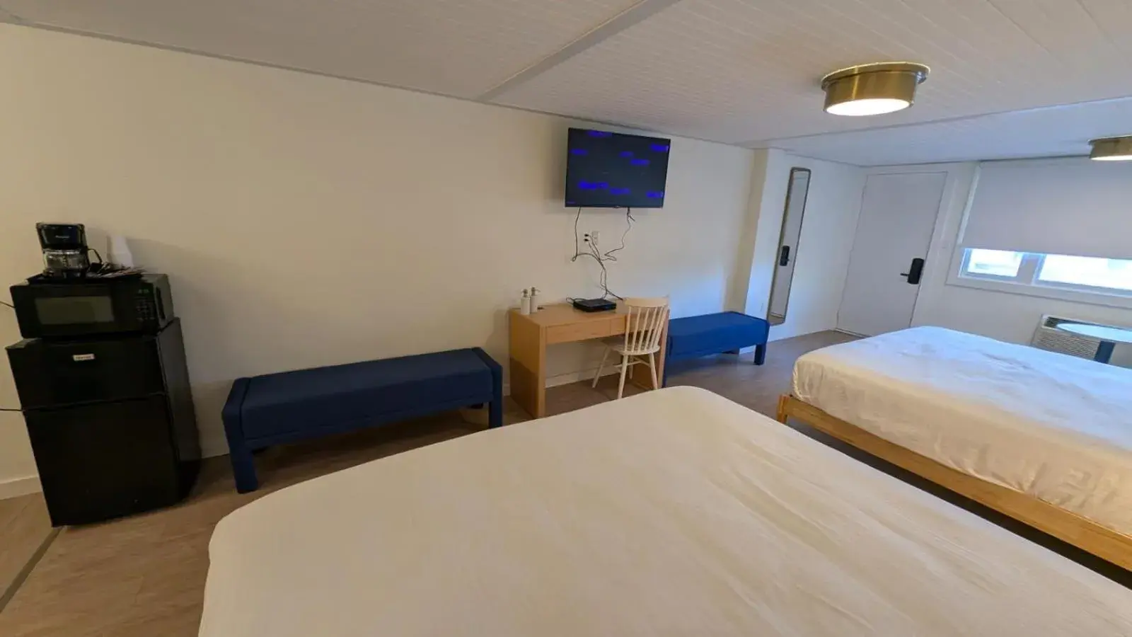 Bed in Maple Leaf Inn Lake Placid Bed in Maple Leaf Inn Lake Placid