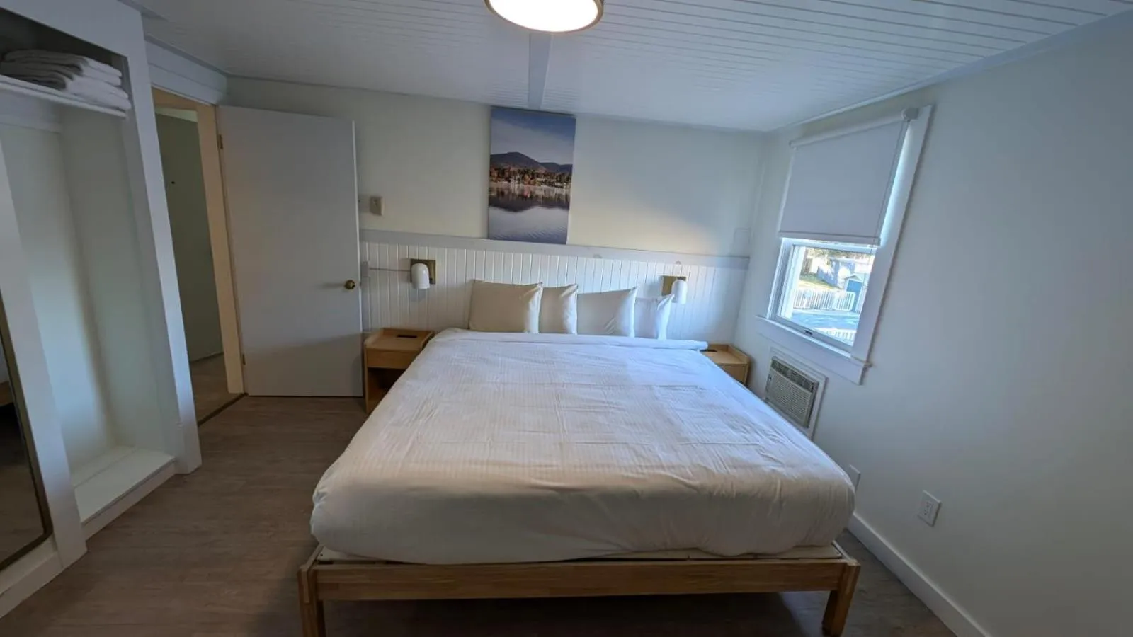 Bed in Maple Leaf Inn Lake Placid