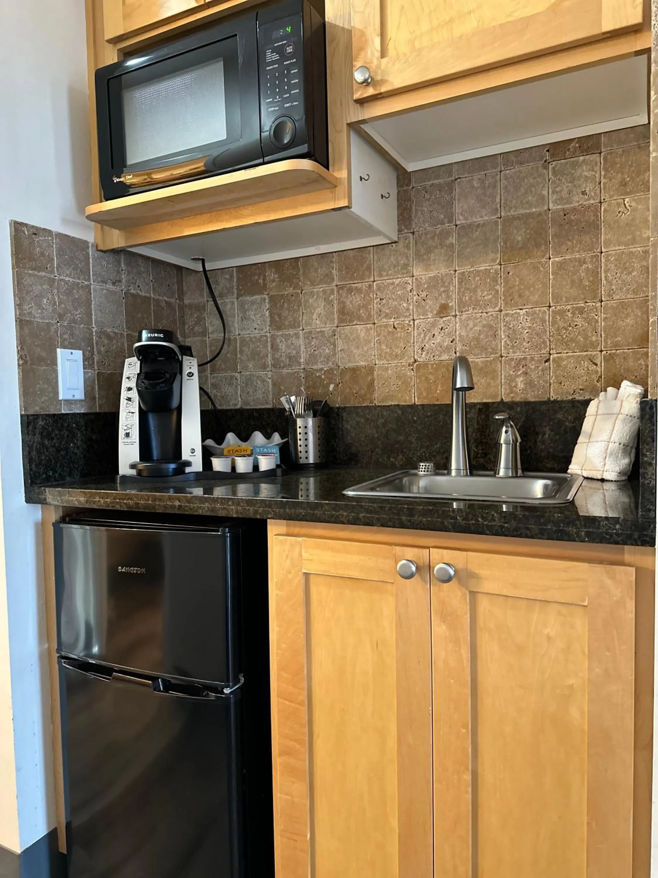 Kitchen or kitchenette in Inn at the Shore