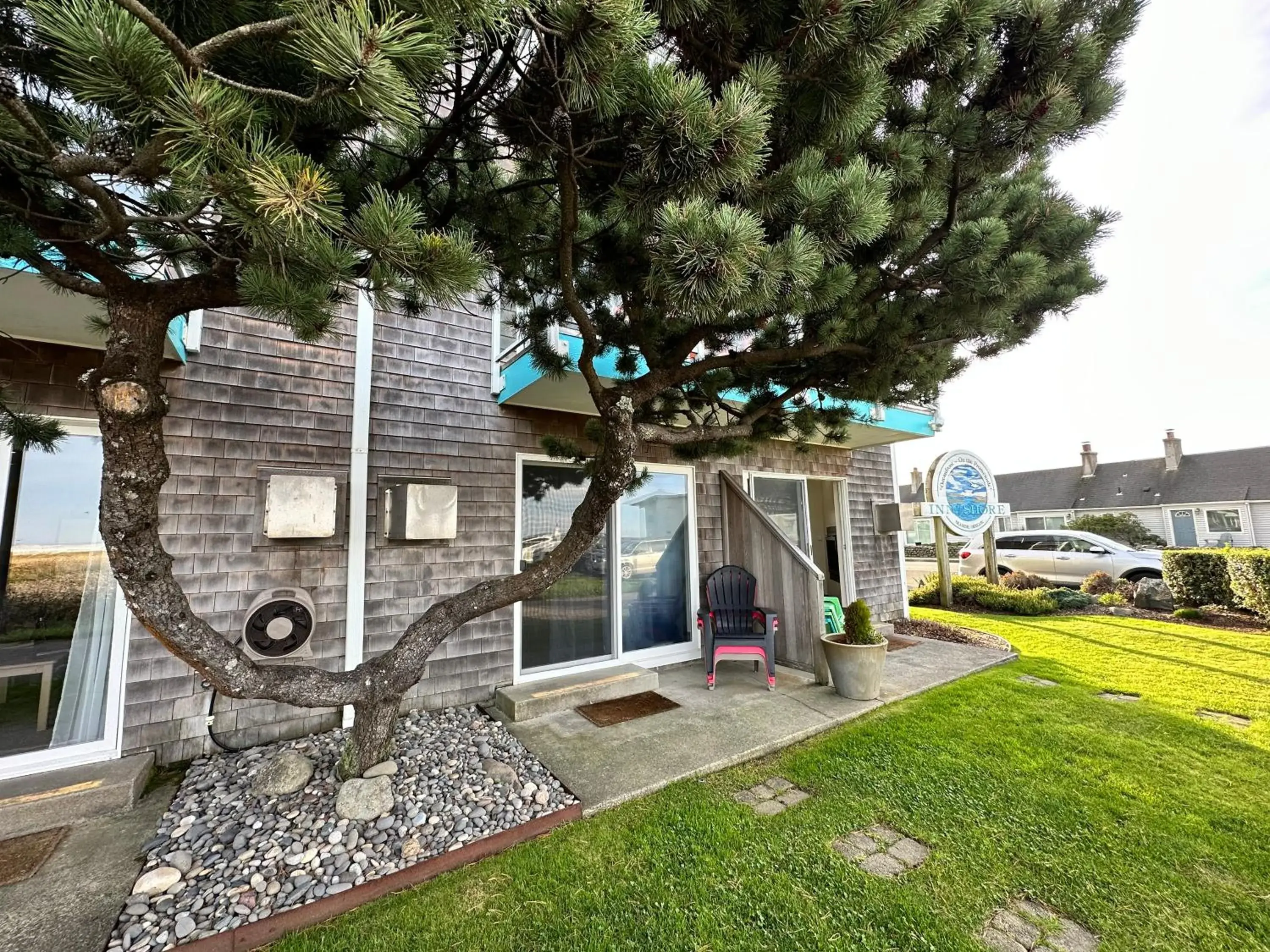 Oceanfront Double Queen Suite with Jetted Tub in Inn at the Shore Oceanfront Double Queen Suite with Jetted Tub in Inn at the Shore