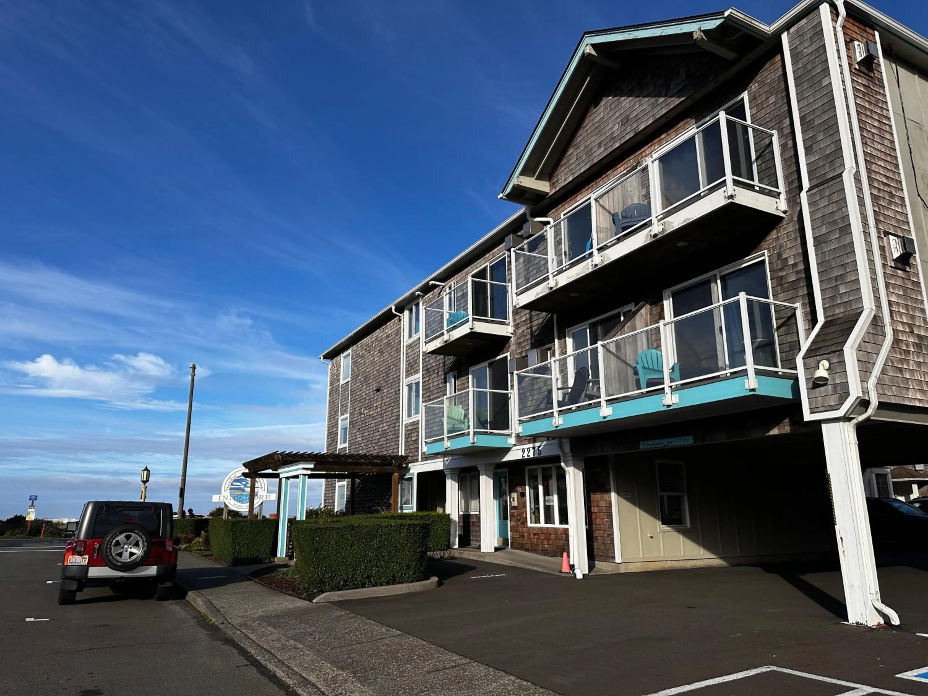 Facade/entrance in Inn at the Shore