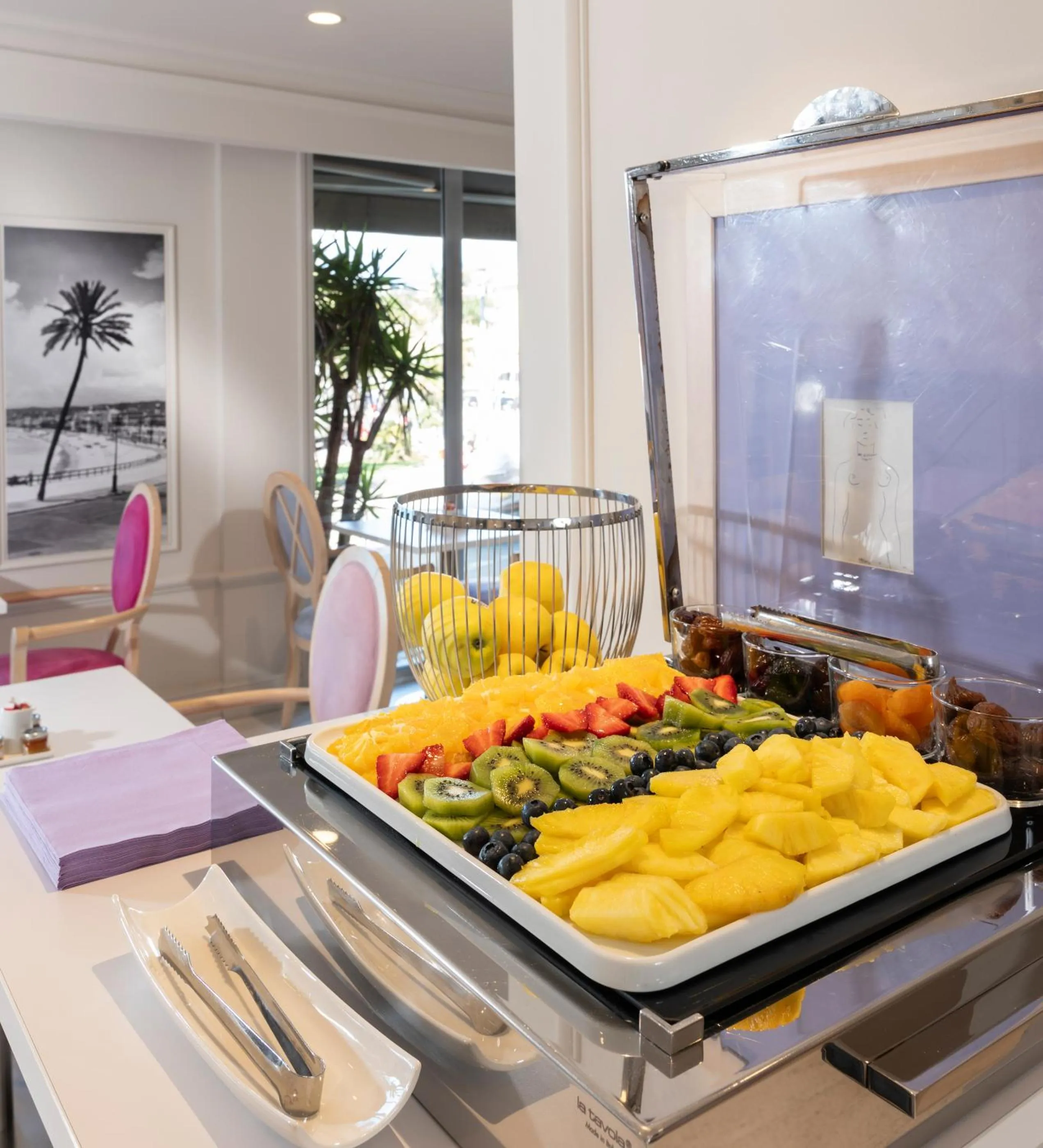 Breakfast in Hotel Suisse