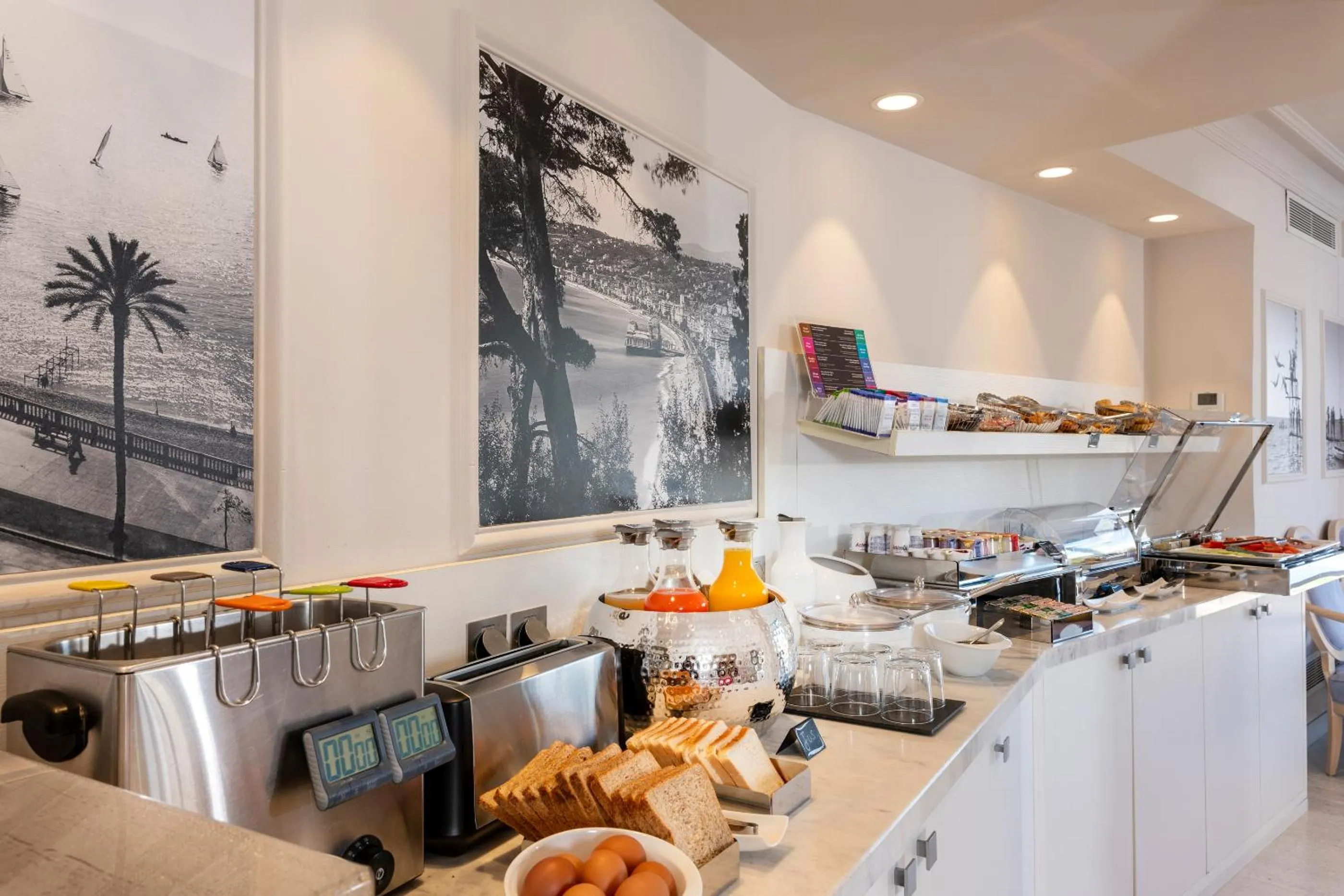 American breakfast in Hotel Suisse