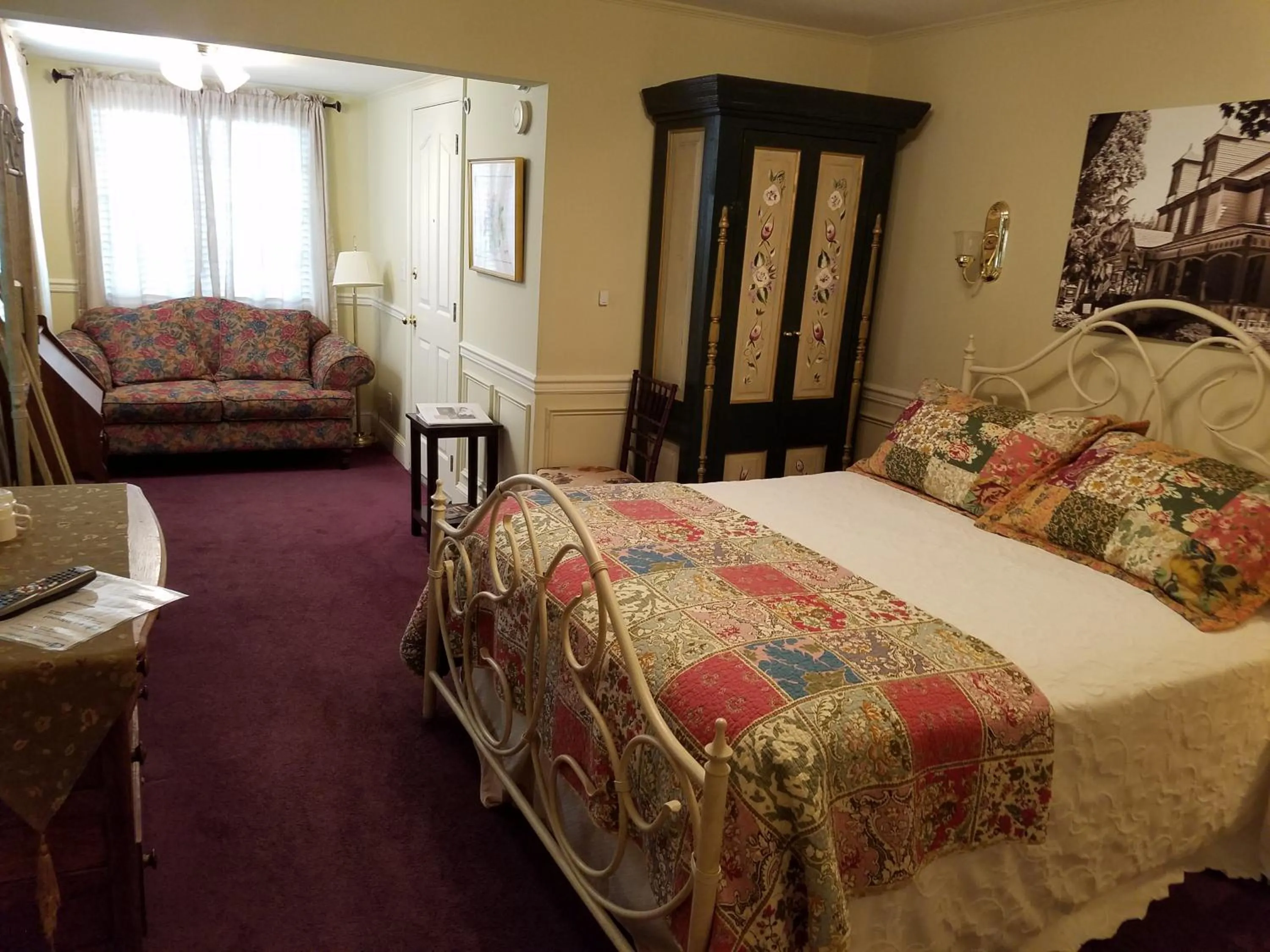 Bed in Vandiver Inn