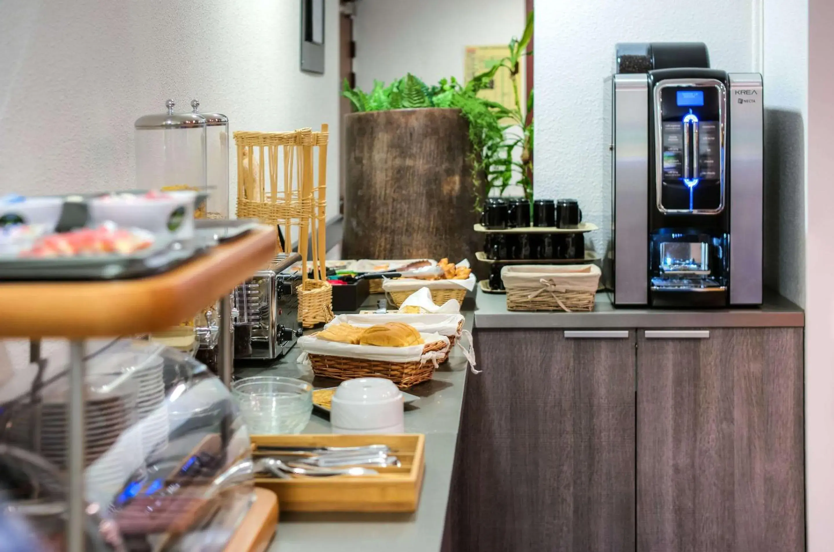 Breakfast in Comfort Aparthotel Saint-Nazaire Les Portes de l Ocean Breakfast in Comfort Aparthotel Saint-Nazaire Les Portes de l Ocean