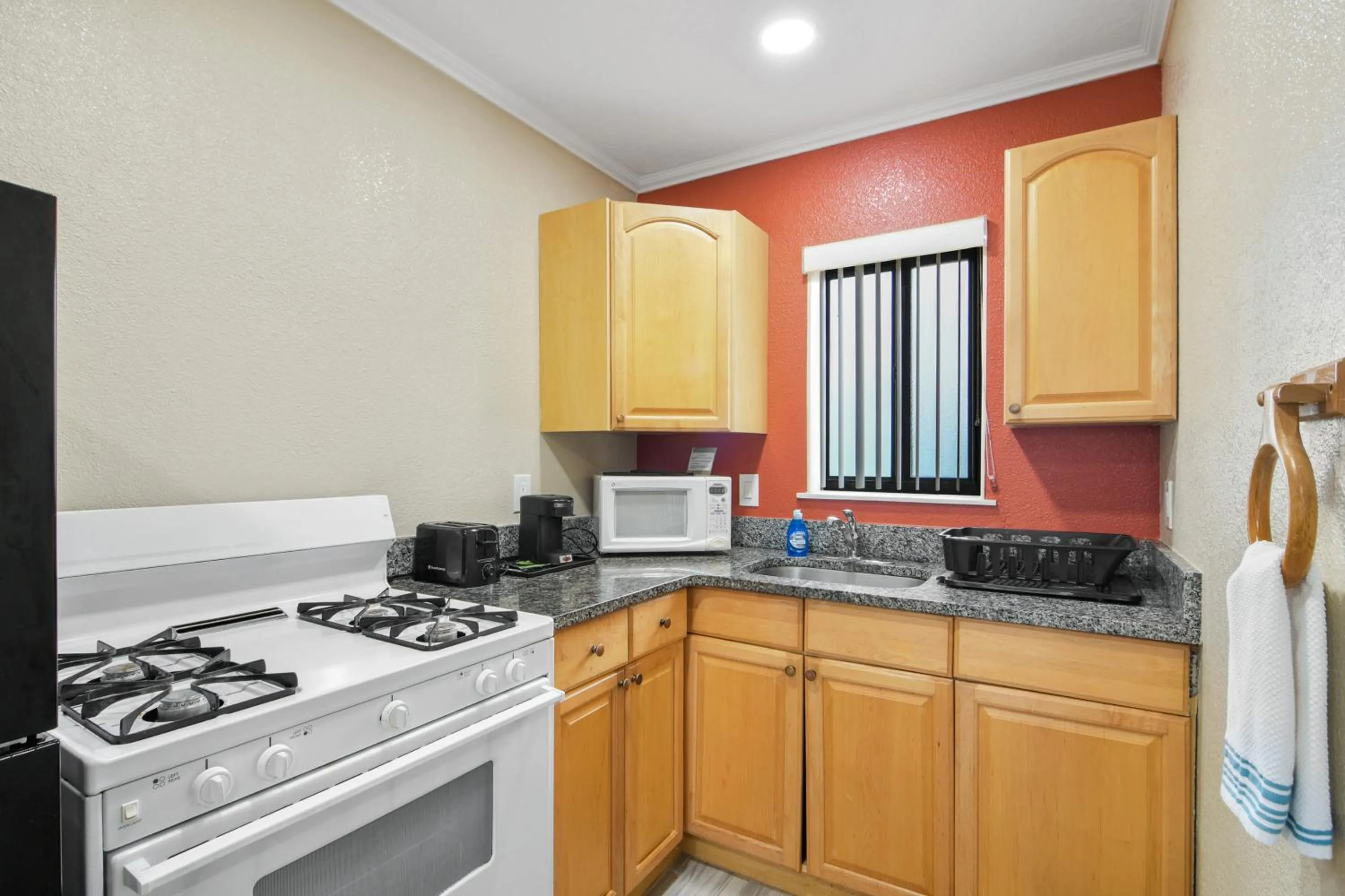 Kitchen or kitchenette in Anthony's on the Beach