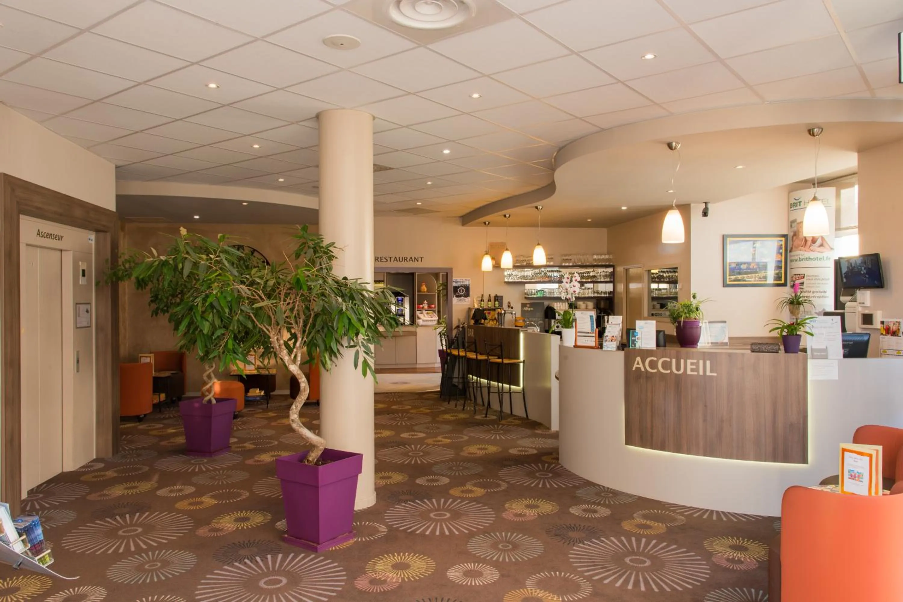 Lobby or reception in Brit Hotel Tours Sud – Le Cheops